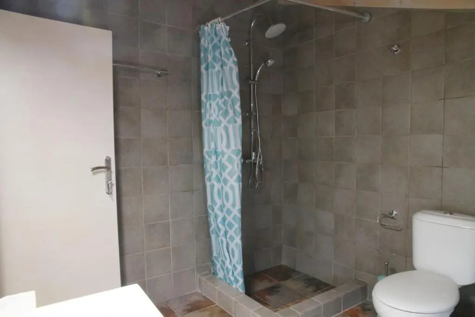 Xaradiotis House - A modern home away from home