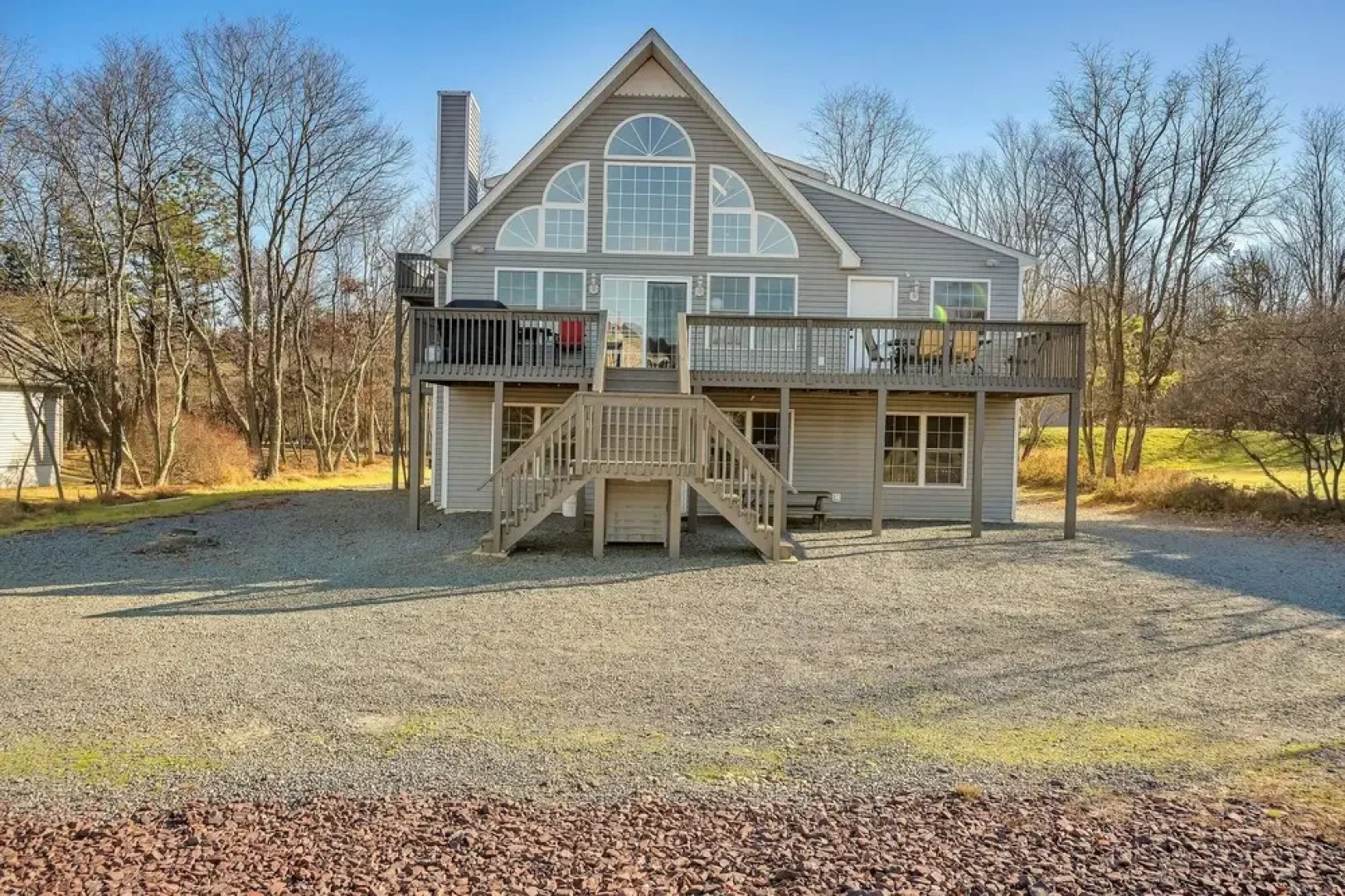 Pocono Pinnacle by Avantstay Steps to the Lake, Game Room, Large Deck