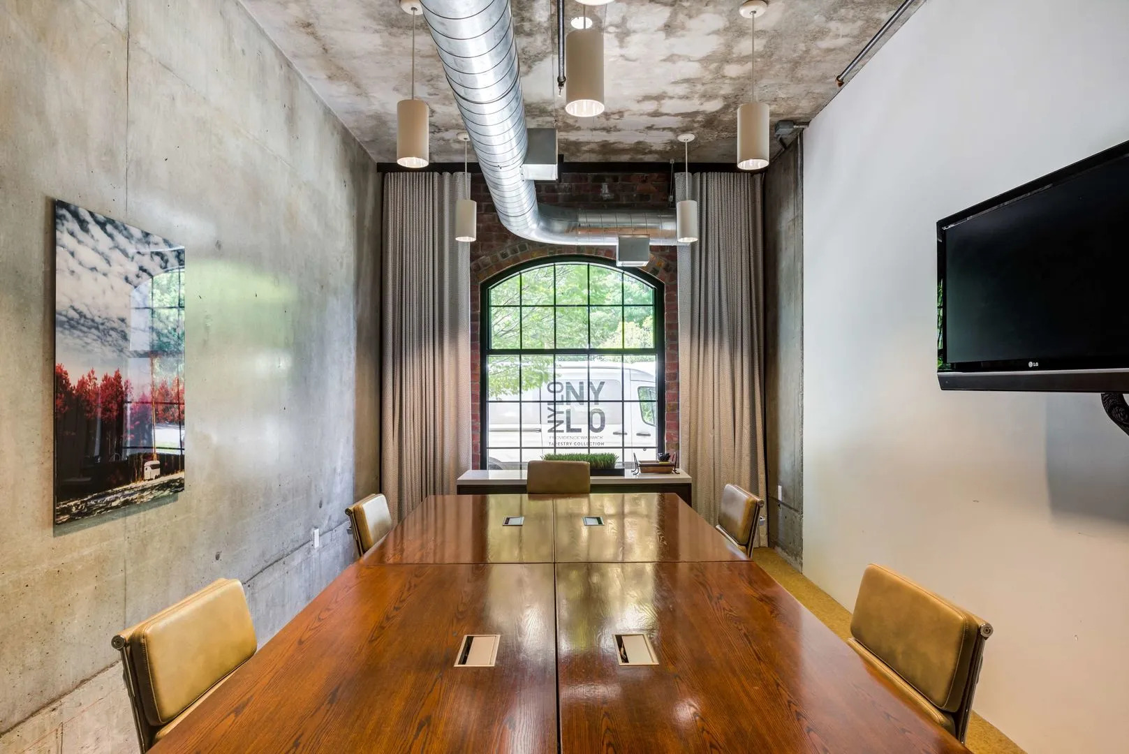 The Loom Hotel Tapestry Collection by Hilton