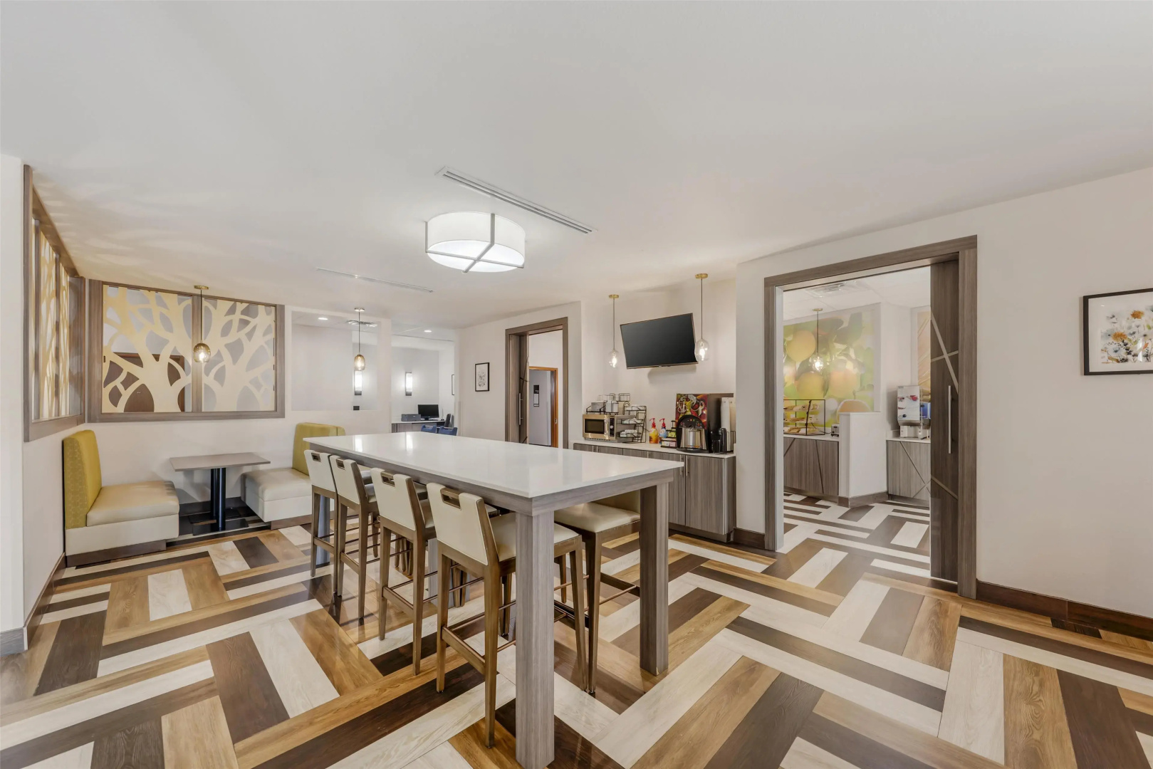 Best Western Green Oaks Inn & Suites