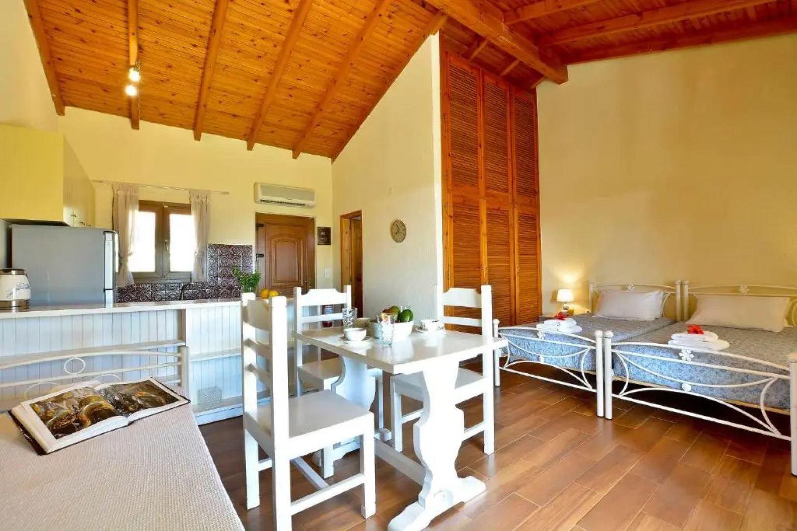 Renata Rooms & Studios