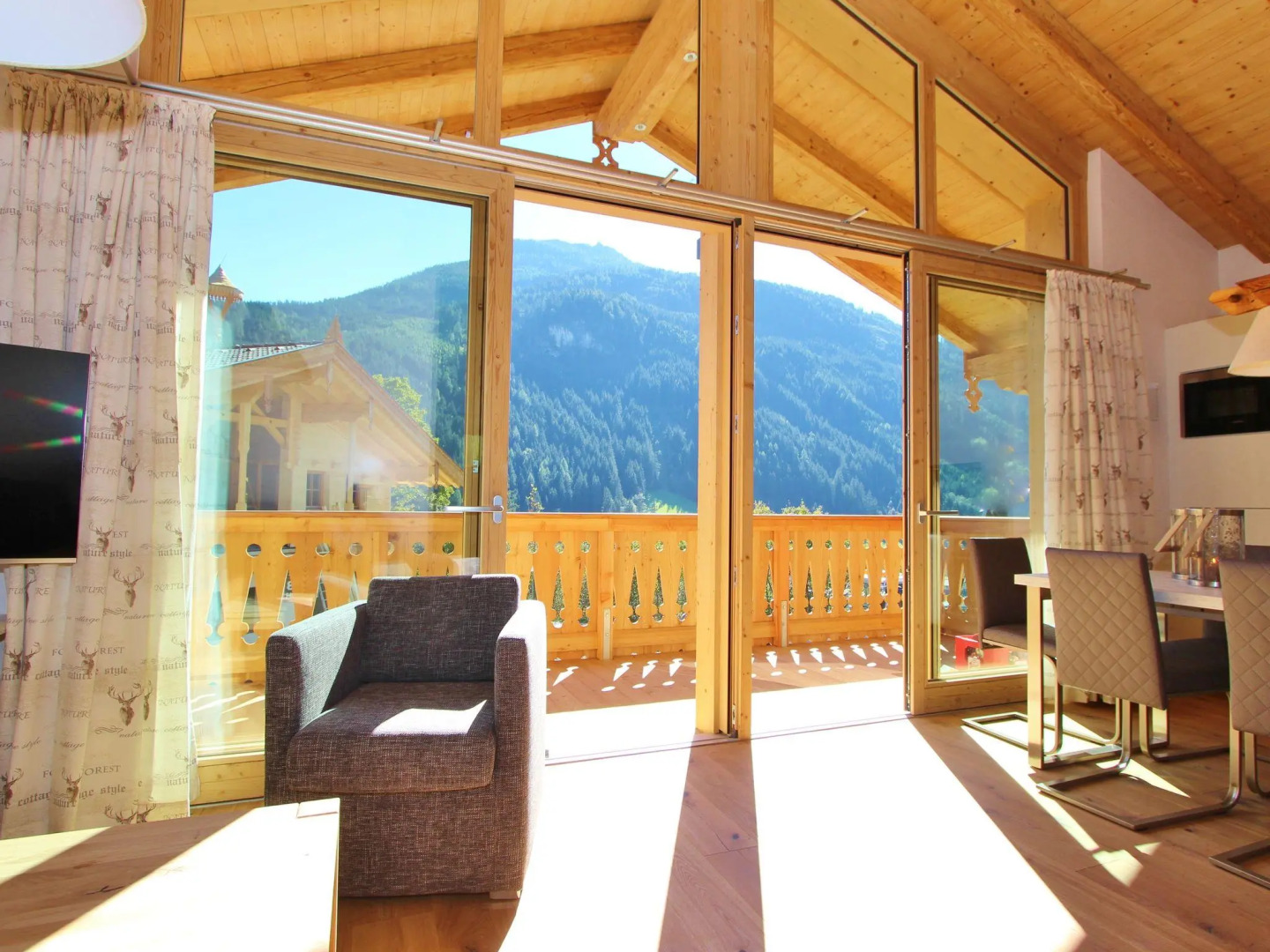 Premium Chalet With Sauna on a Sunny Slope
