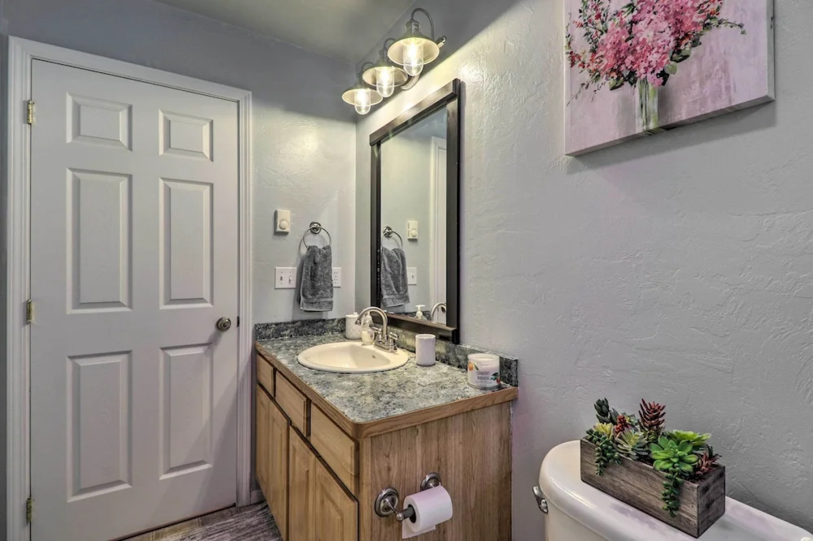 Family-friendly Columbia Falls Townhome w/ Views!