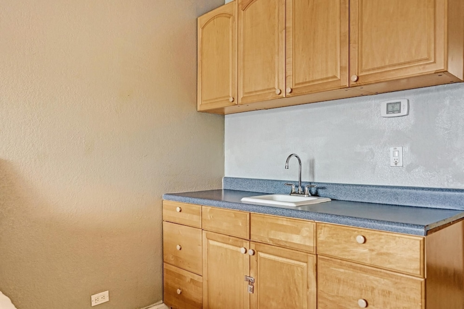 Gorgeous gem, walk from the Ocean!!