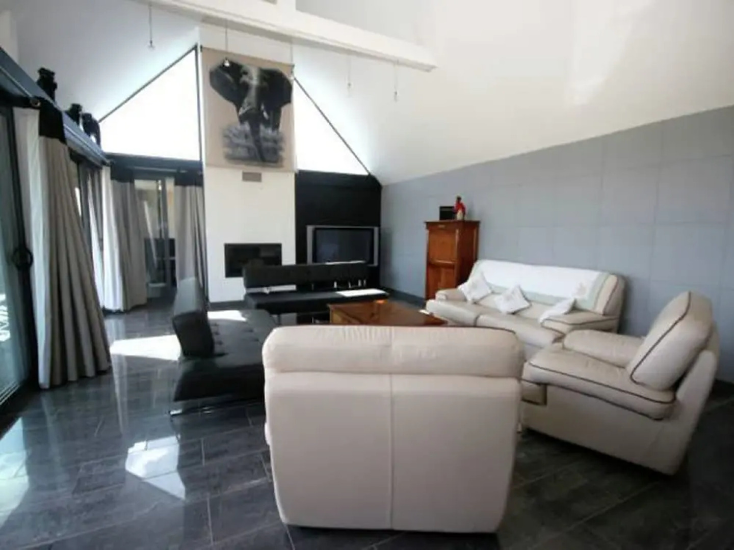 Elite Holiday Home with Private Pool in Plouhinec France