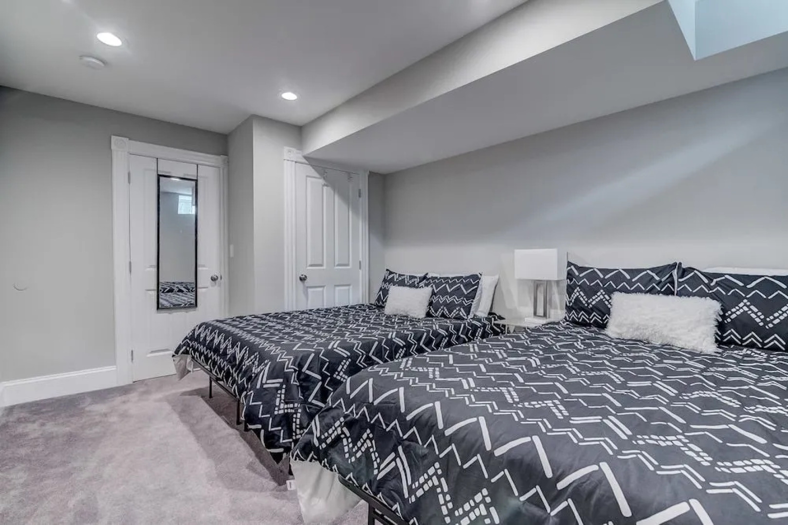 Luxury Home Near Harbor With Roofdeck & Parking