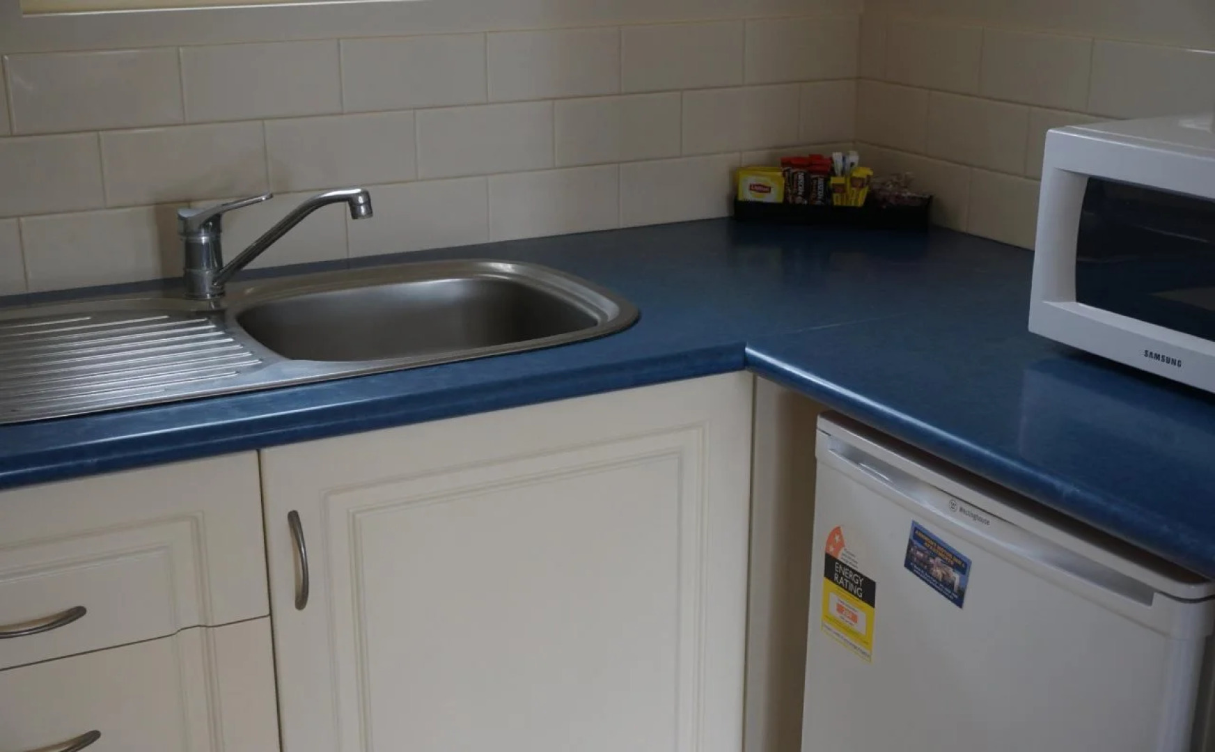 Ashmont Motor Inn & Apartments