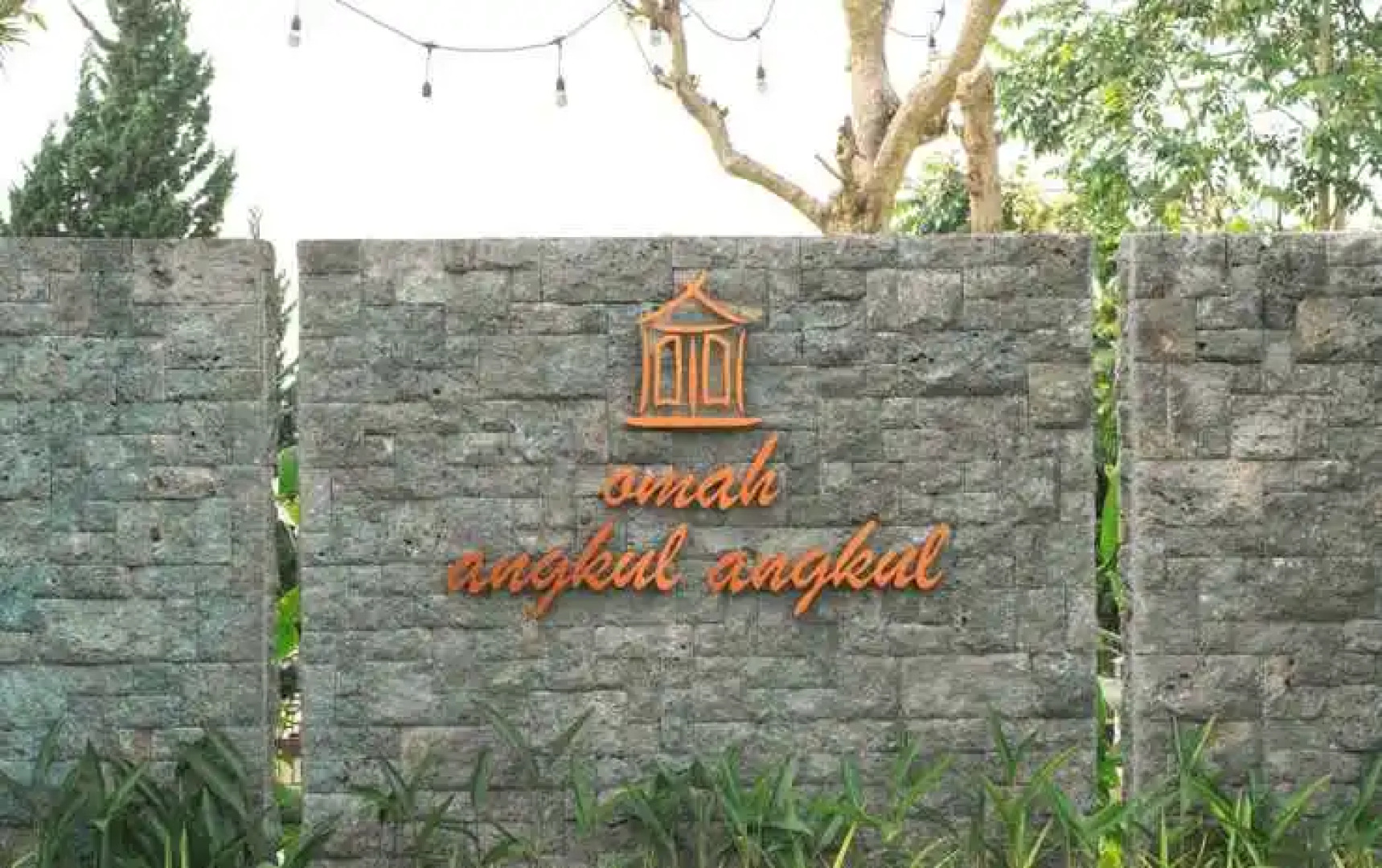 Omah Angkul-Angkul Villa