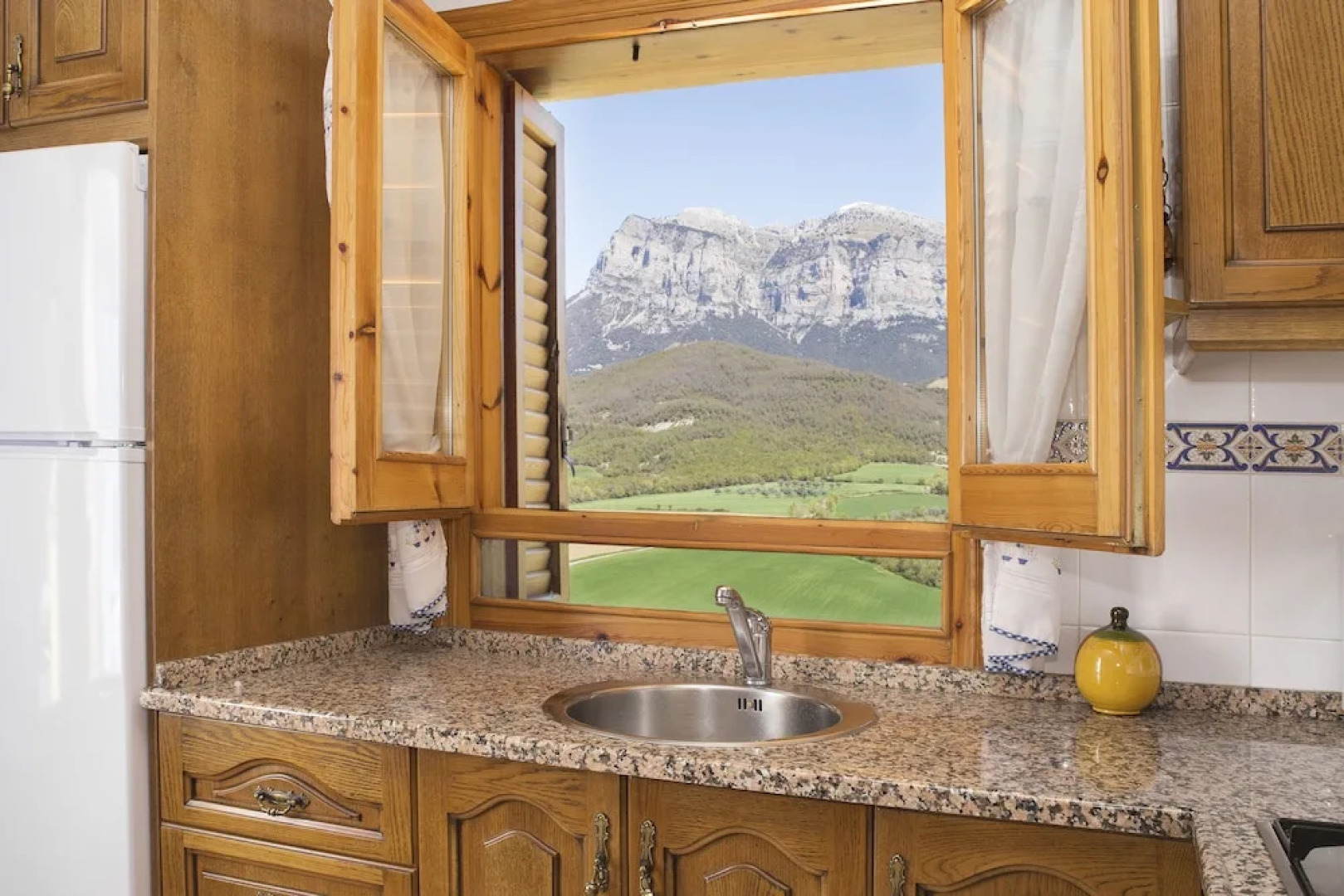 Casa Lacambra De Pueyo