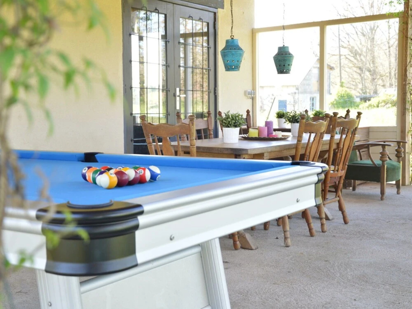 Modern Holiday Home near Forest in Burgundy