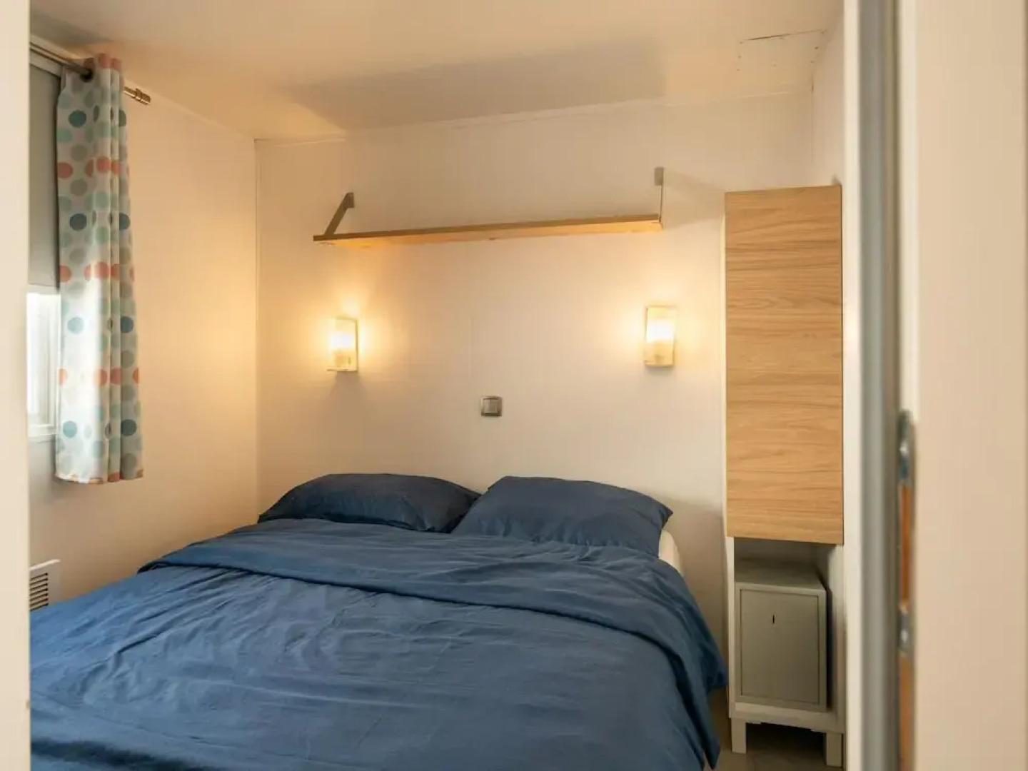 Neat Chalet With Microwave, Antwerp at 39 km