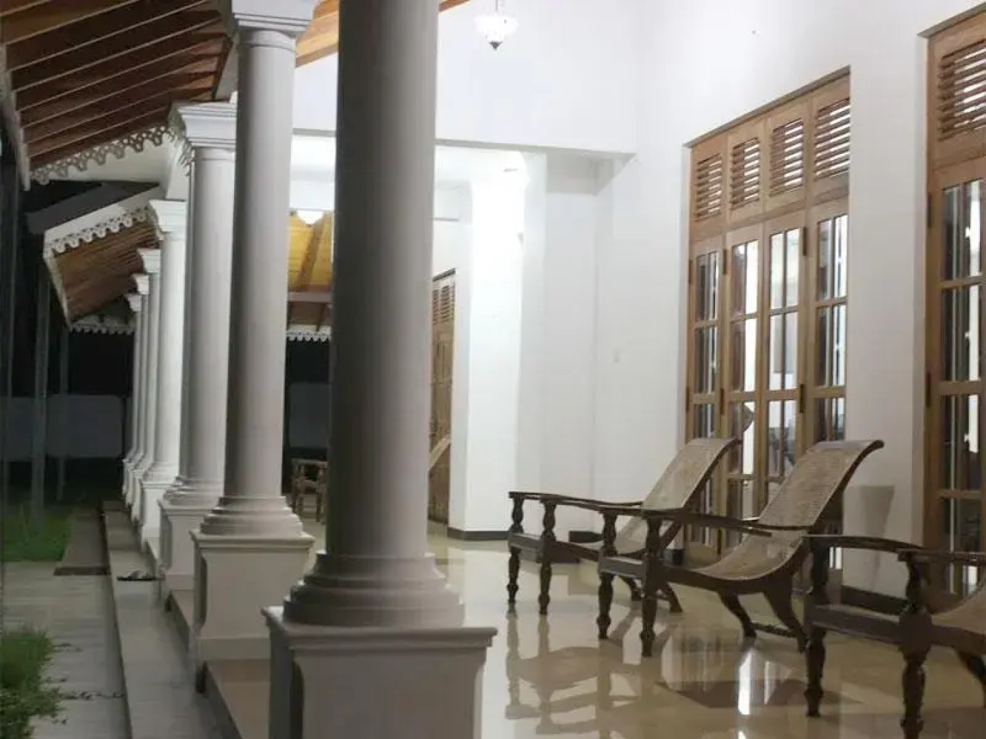 Airport Reach Palace