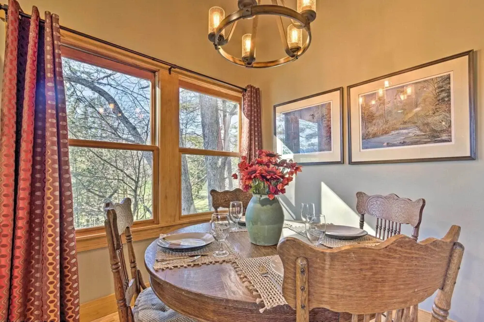 Cozy Black Mountain Escape: Walk to Golf & Lake!