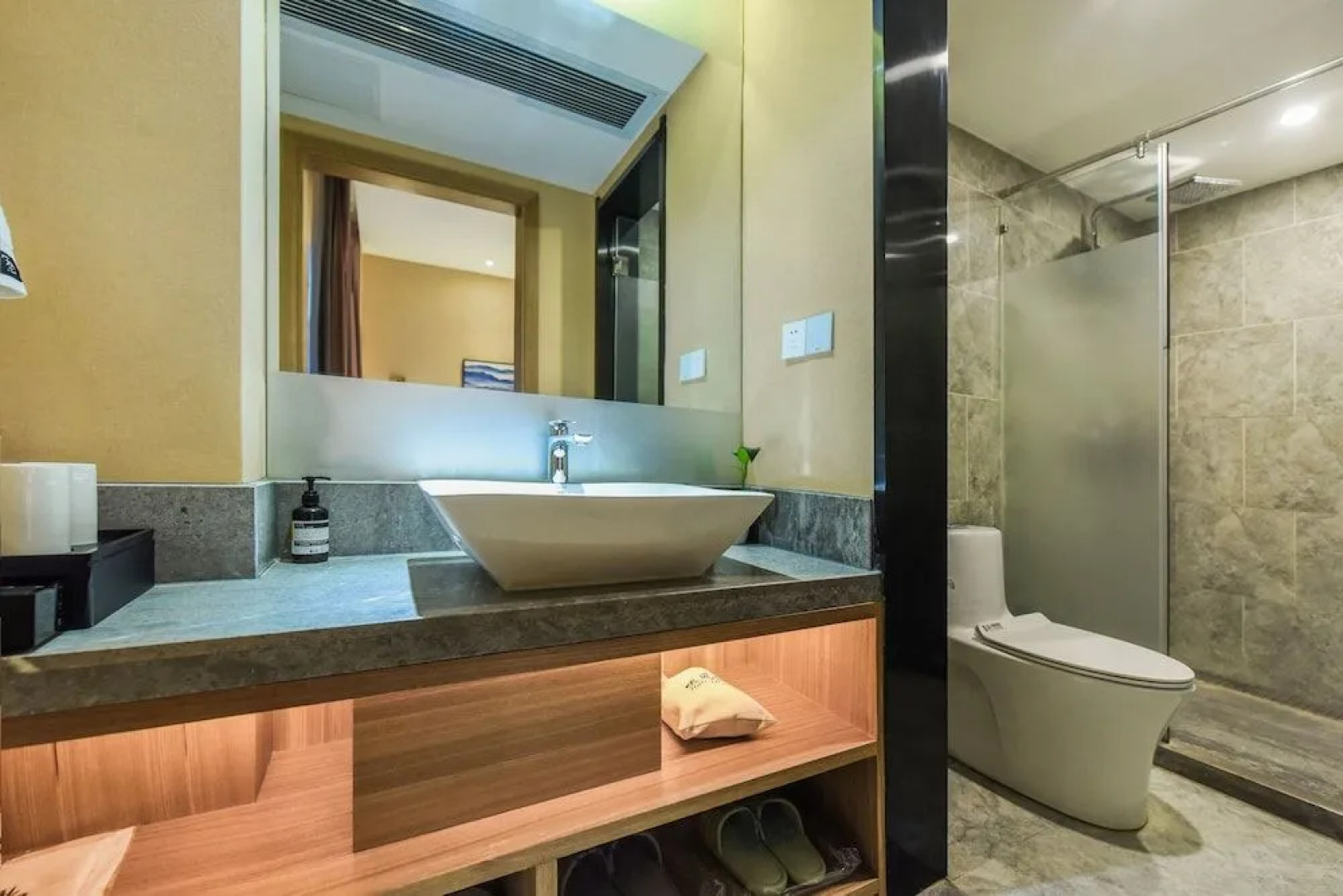 Xiyuan Holiday Hotel