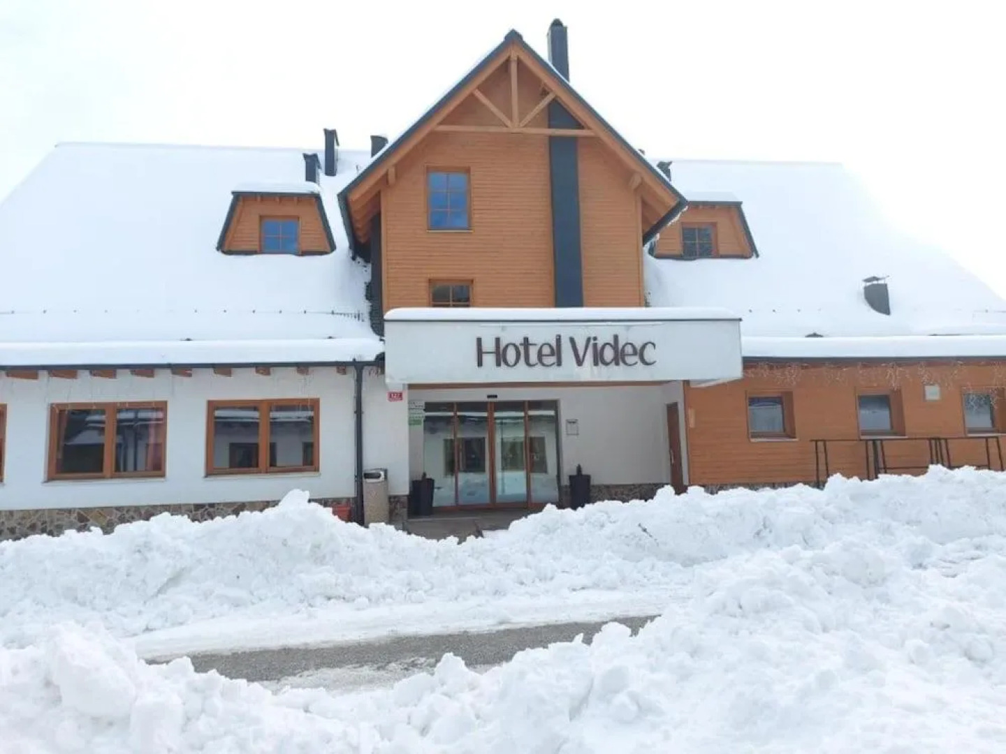 Pohorje Village Wellbeing Resort – Forest Hotel Videc