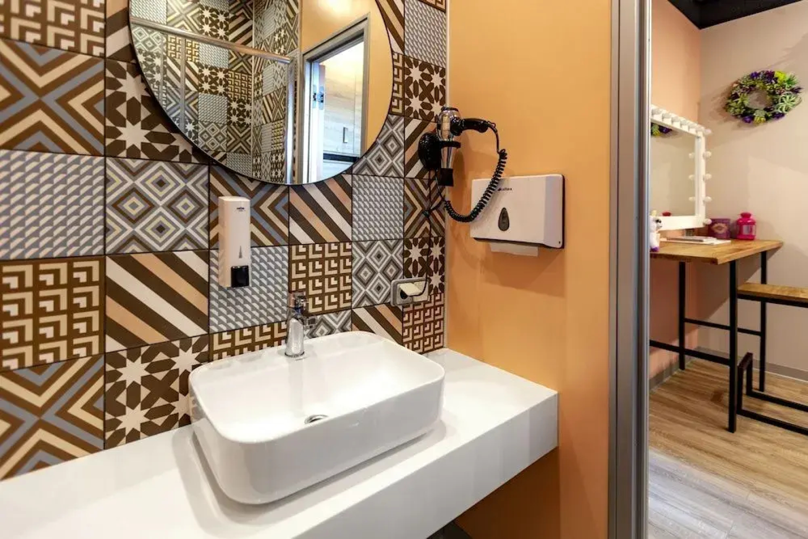 Capsule Hotel City 52