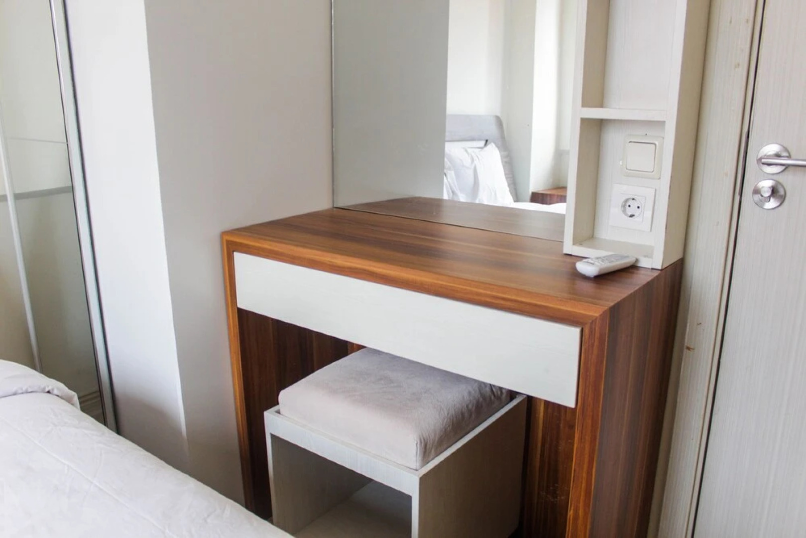 Modern Comfy 3BR Meikarta Apartment