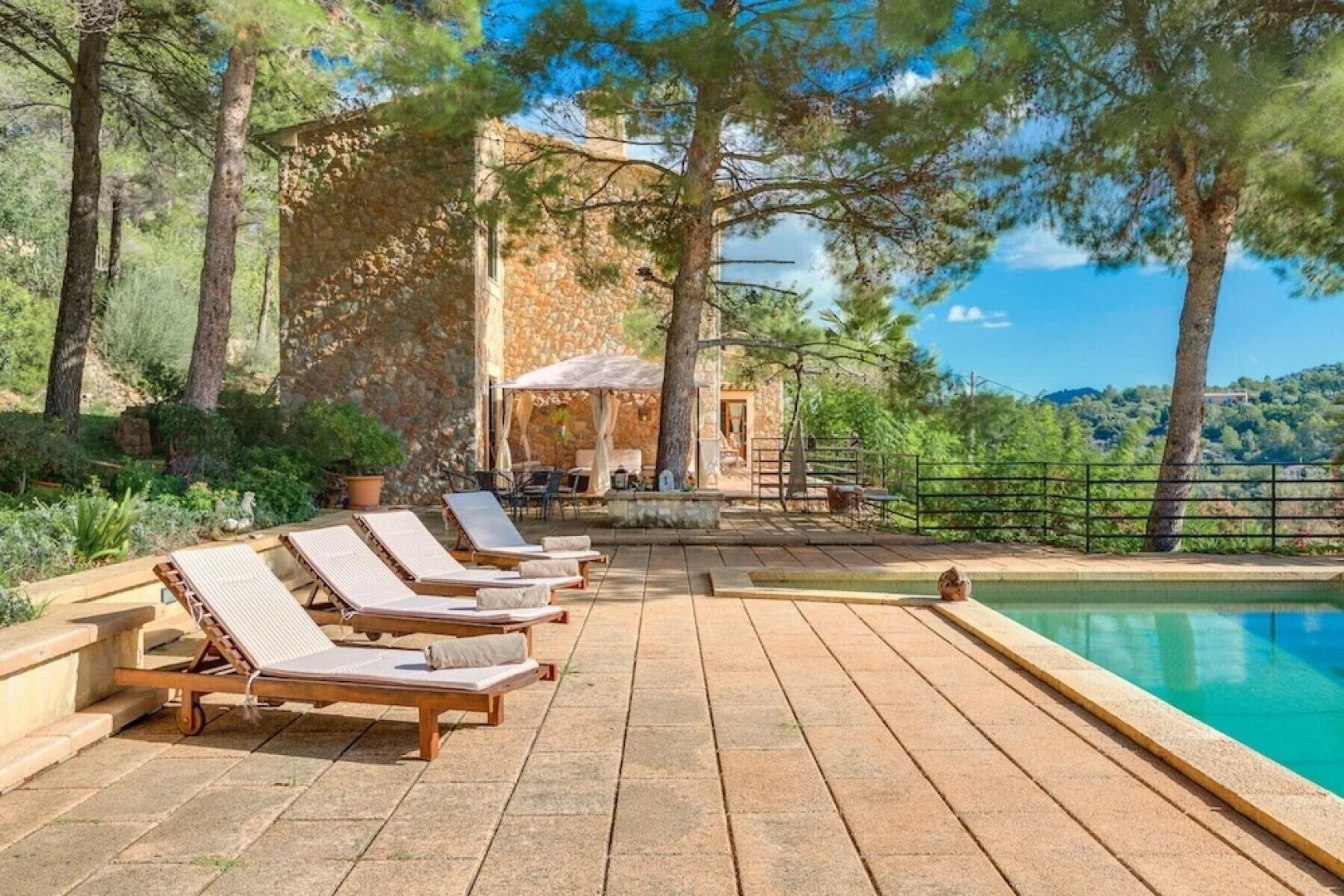 New! Villa Alaro by Priority