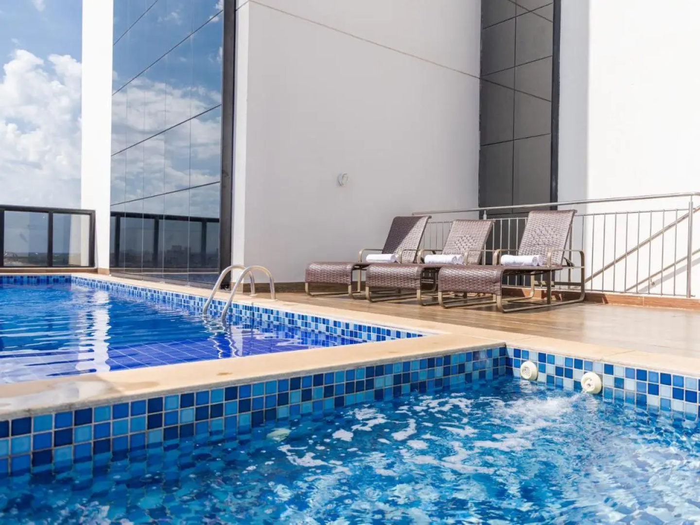 STAY Vivence Suites