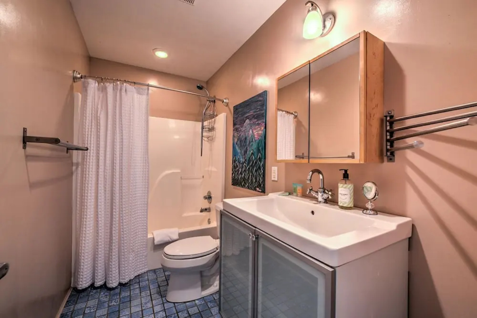 Tara's Treehouse - 3 Br Home