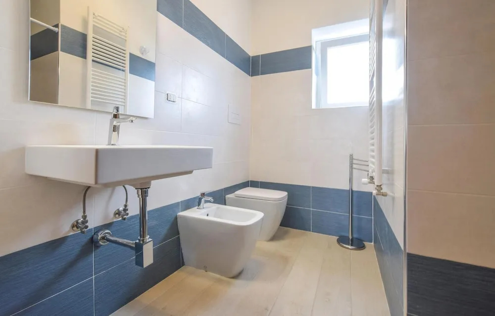 Beautiful Home in Stalettì With Wifi and 4 Bedrooms