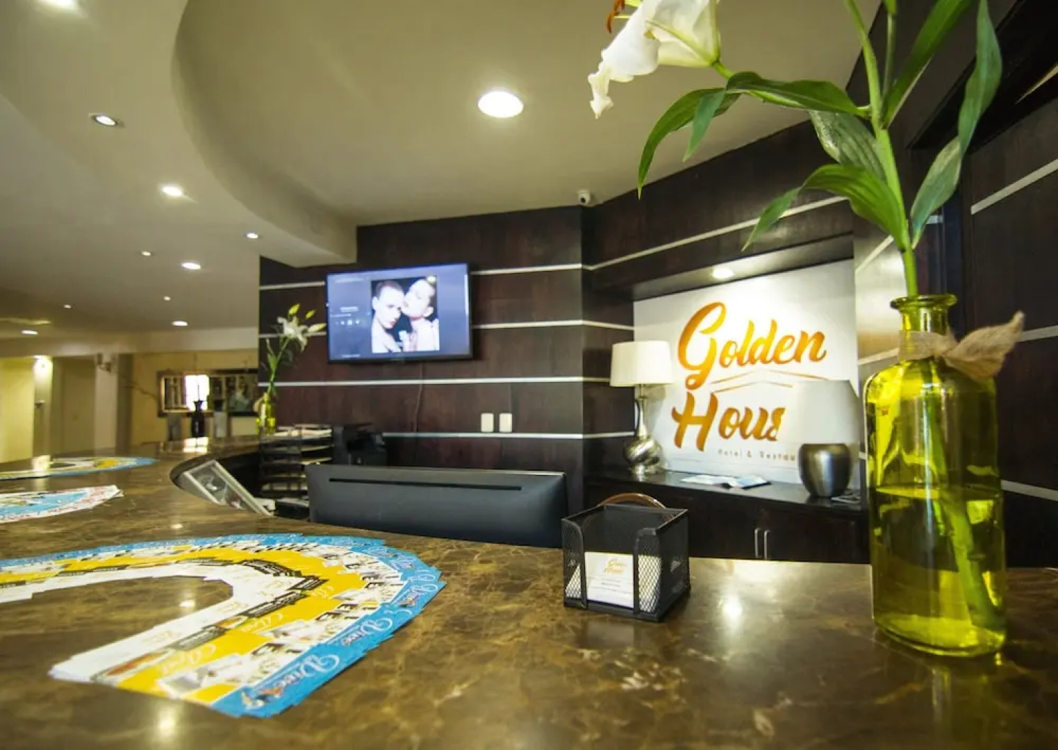 Golden House Hotel & Restaurant