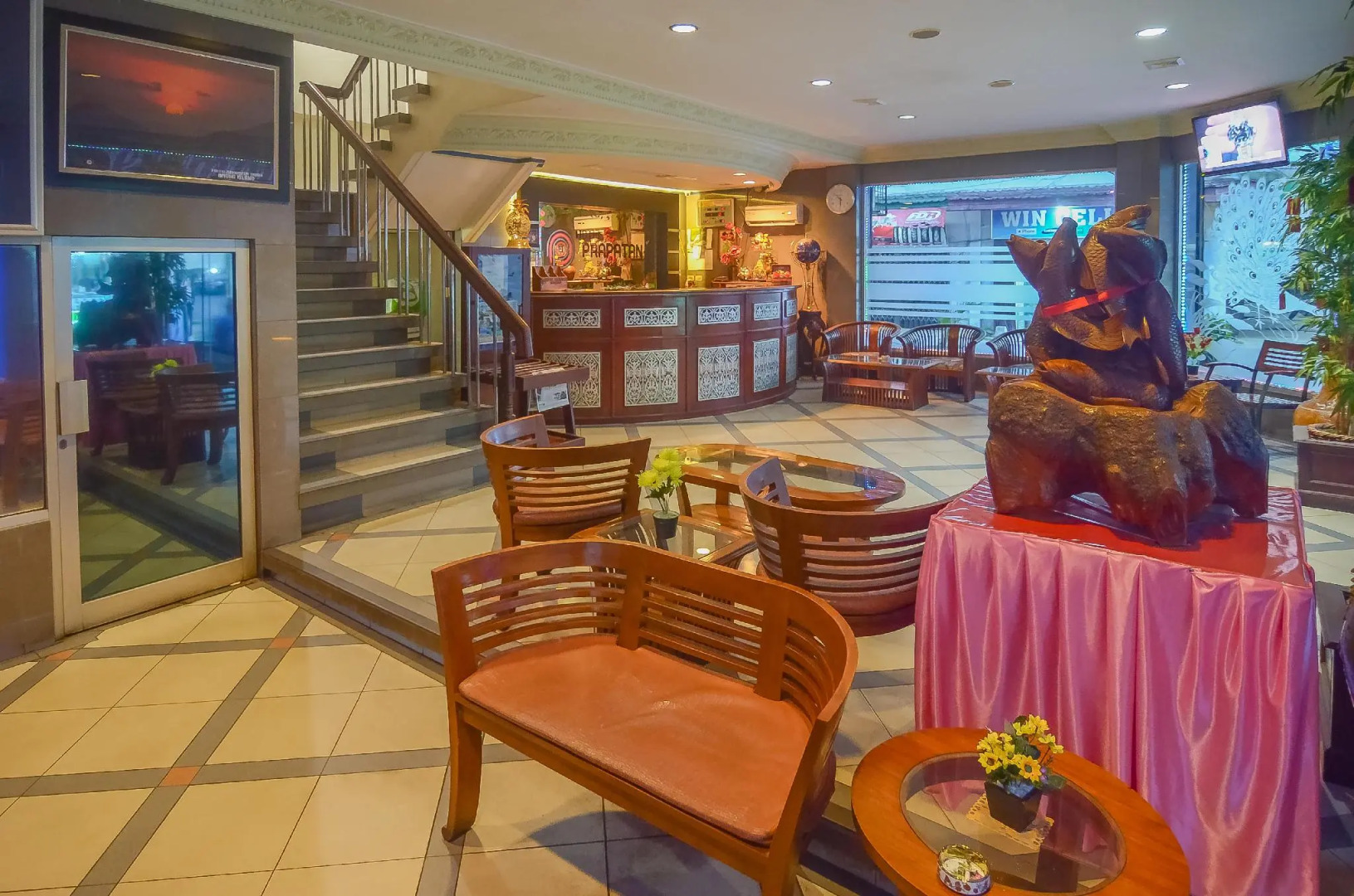 RedDoorz near Tugu Naga Singkawang