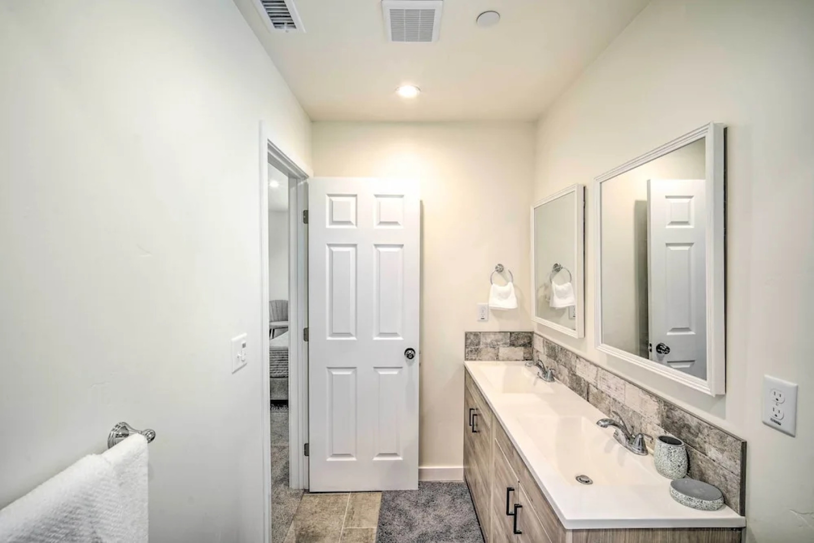 Family Home w/ Deck & View, 4 Mi to Lake Arrowhead