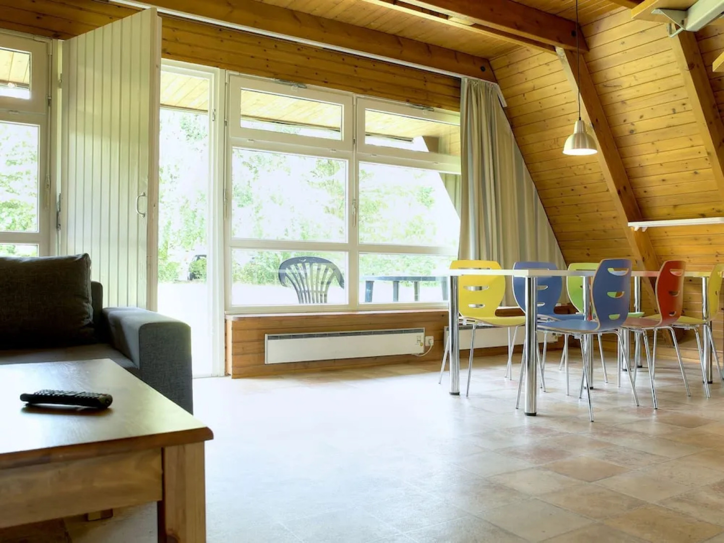 Detached holiday home, decorated with wood, on the Ostsee