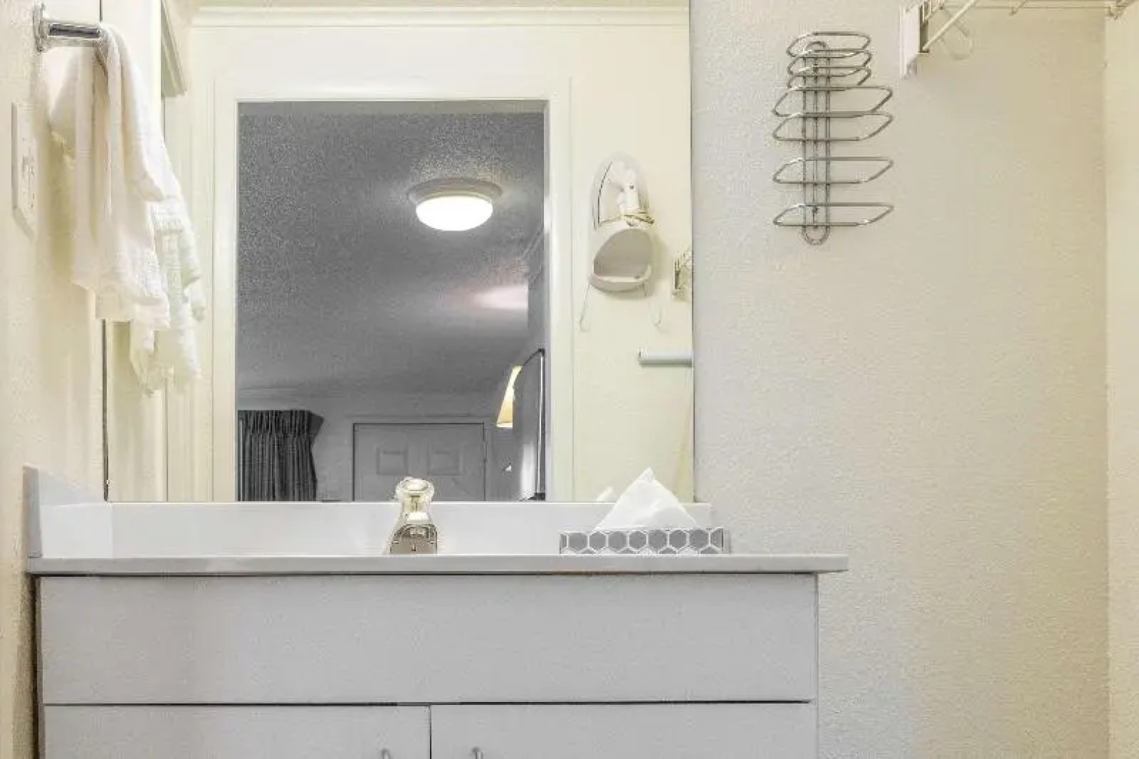 Suburban Studios Mentor - Cleveland Northeast