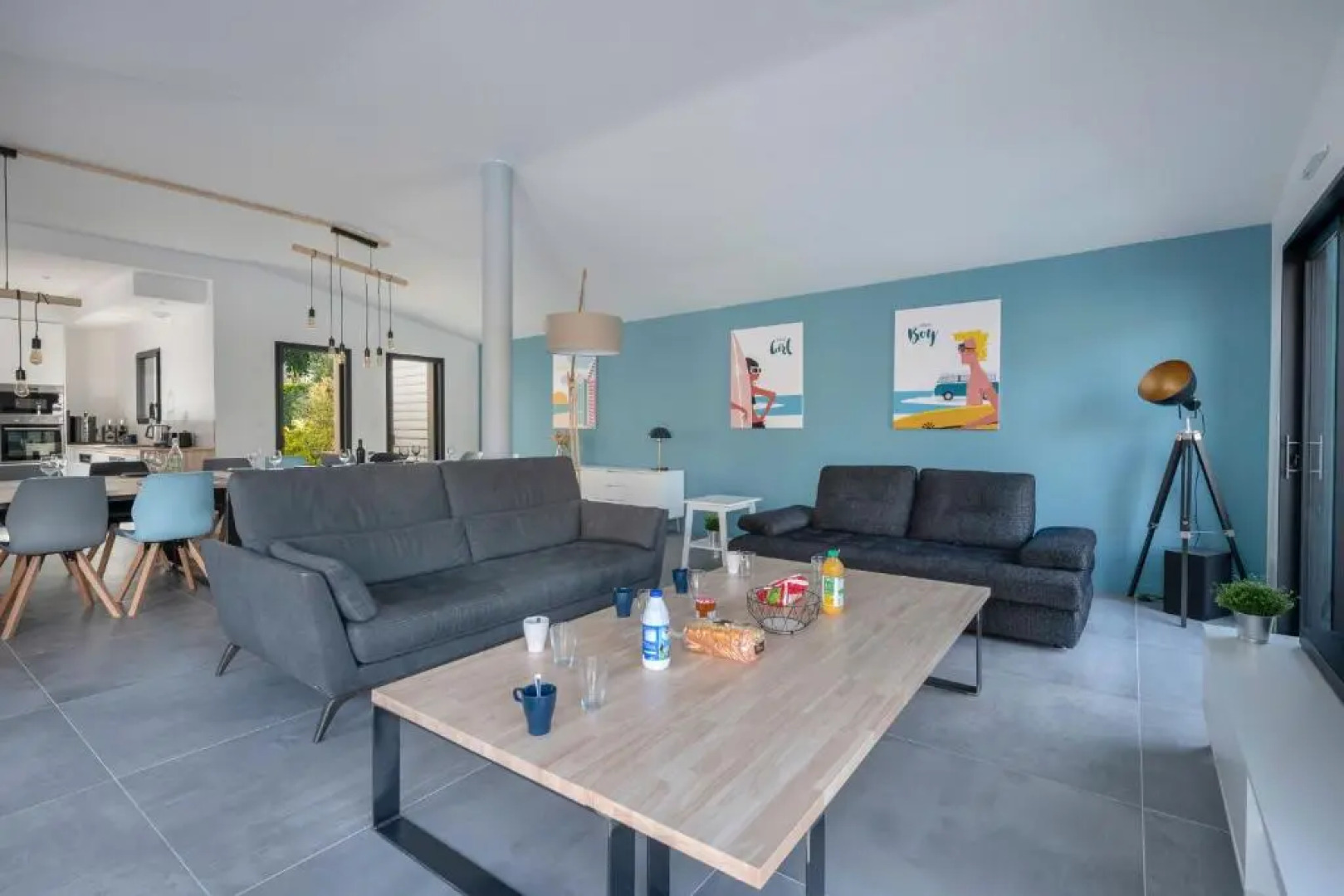 Maison moderne avec piscine et jacuzzi pour 15 personnes !