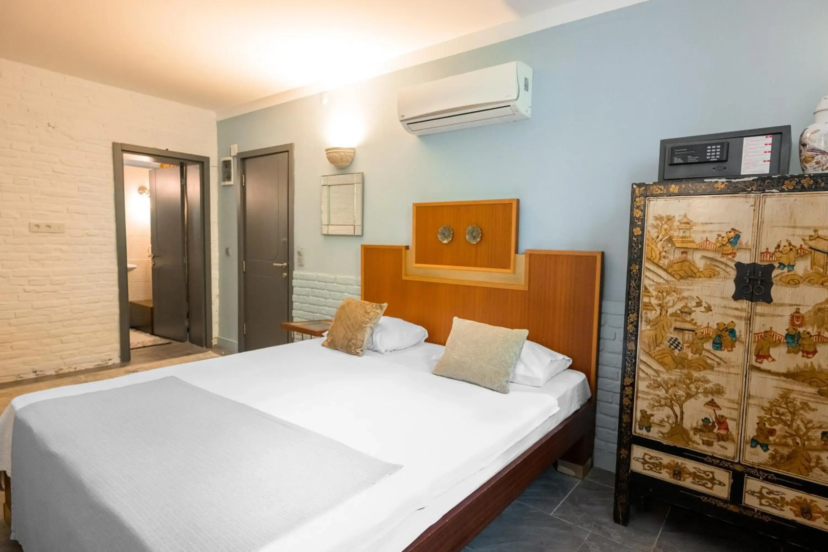 Delight Deluxe Hotel and Spa