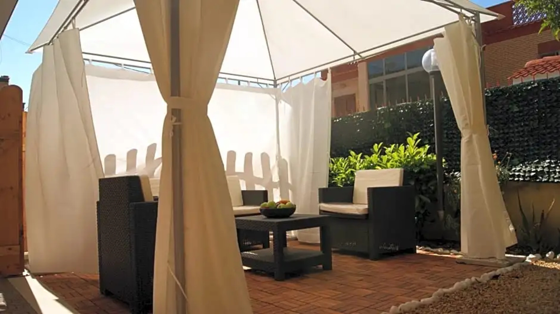 B&B Vegan Inn Airport