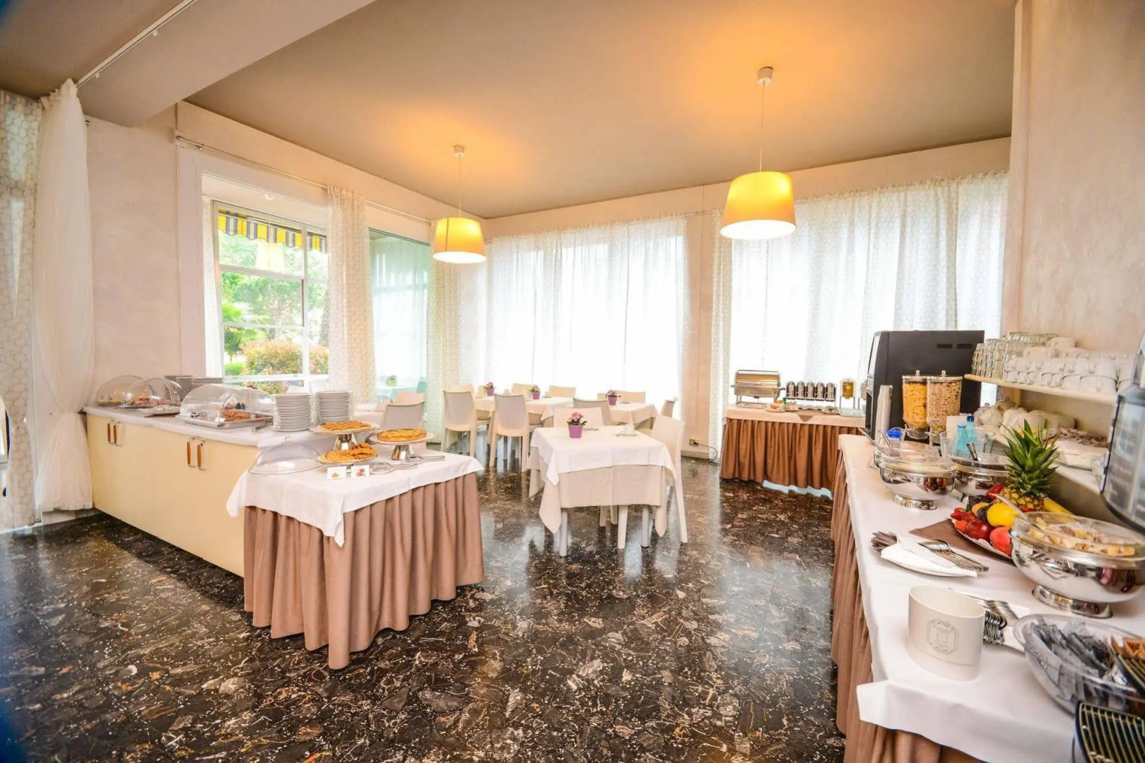 Hi Hotels Sirmione - Lakeview Pool