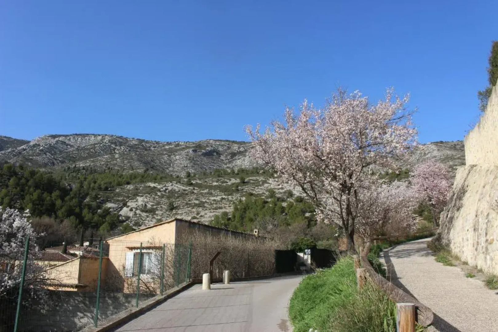 La Maison du Perron au pied de la Ste Victoire