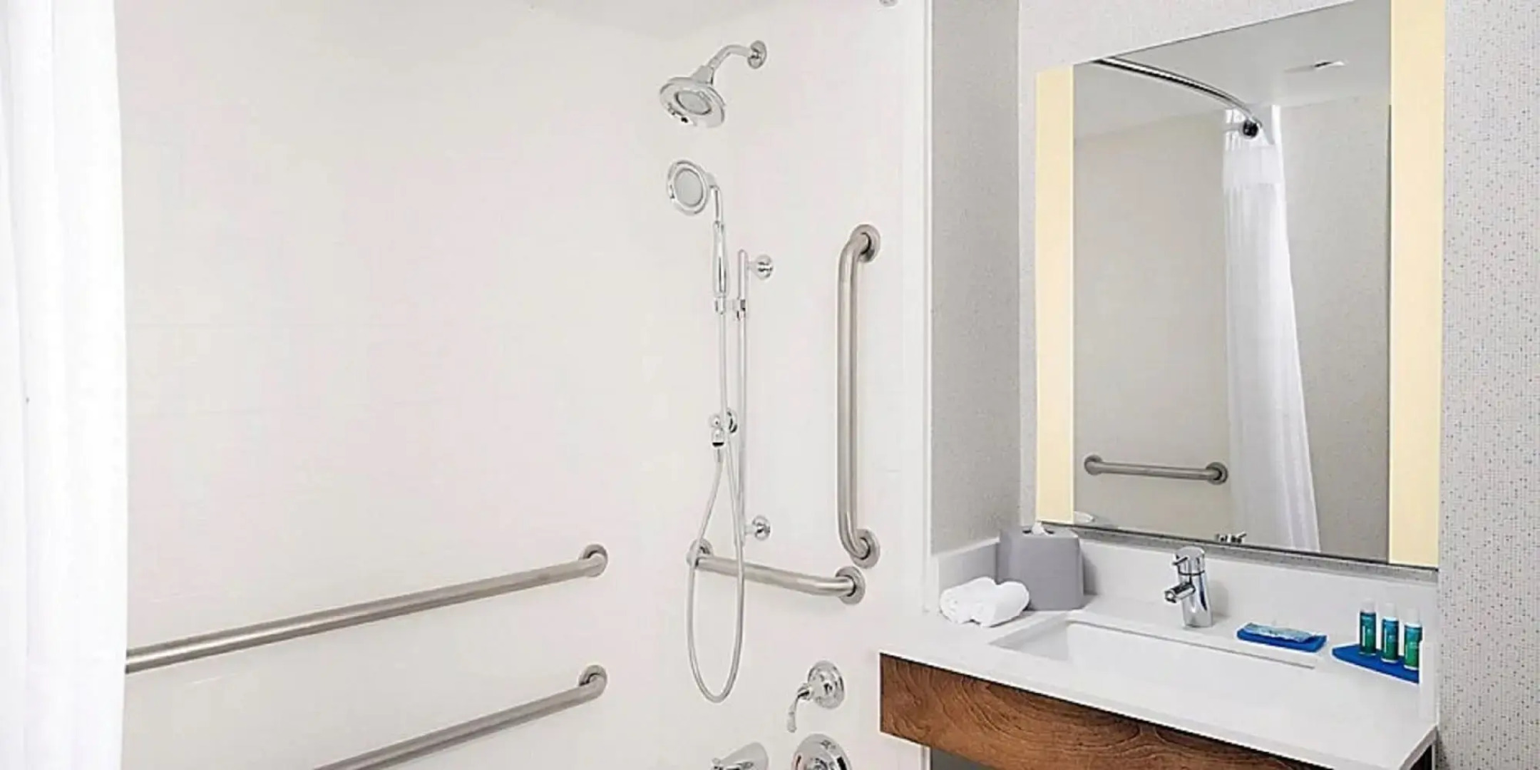 Cedar Tree Inn And Suites