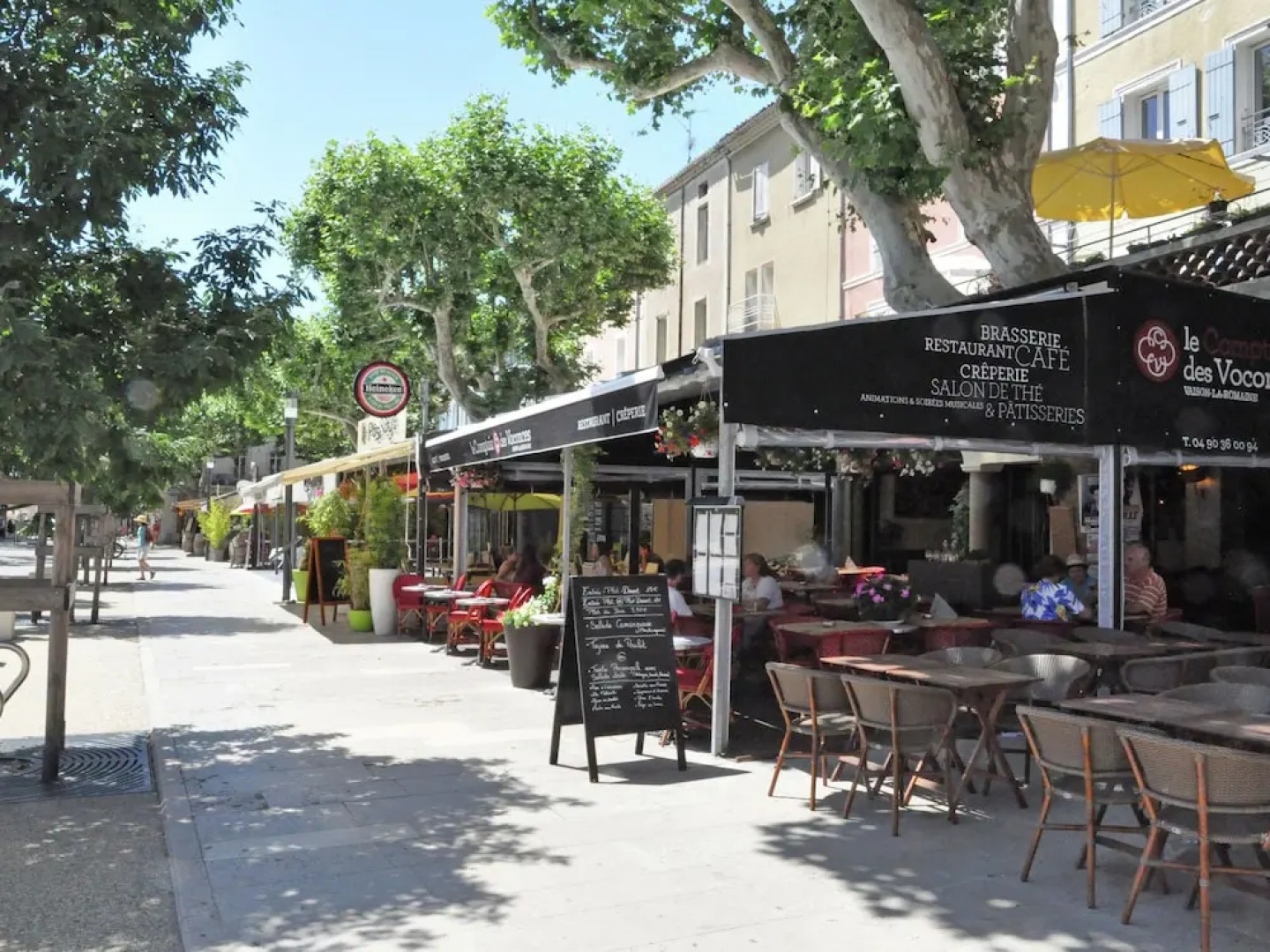 Vibrant Villa in Malaucène With Private Garden