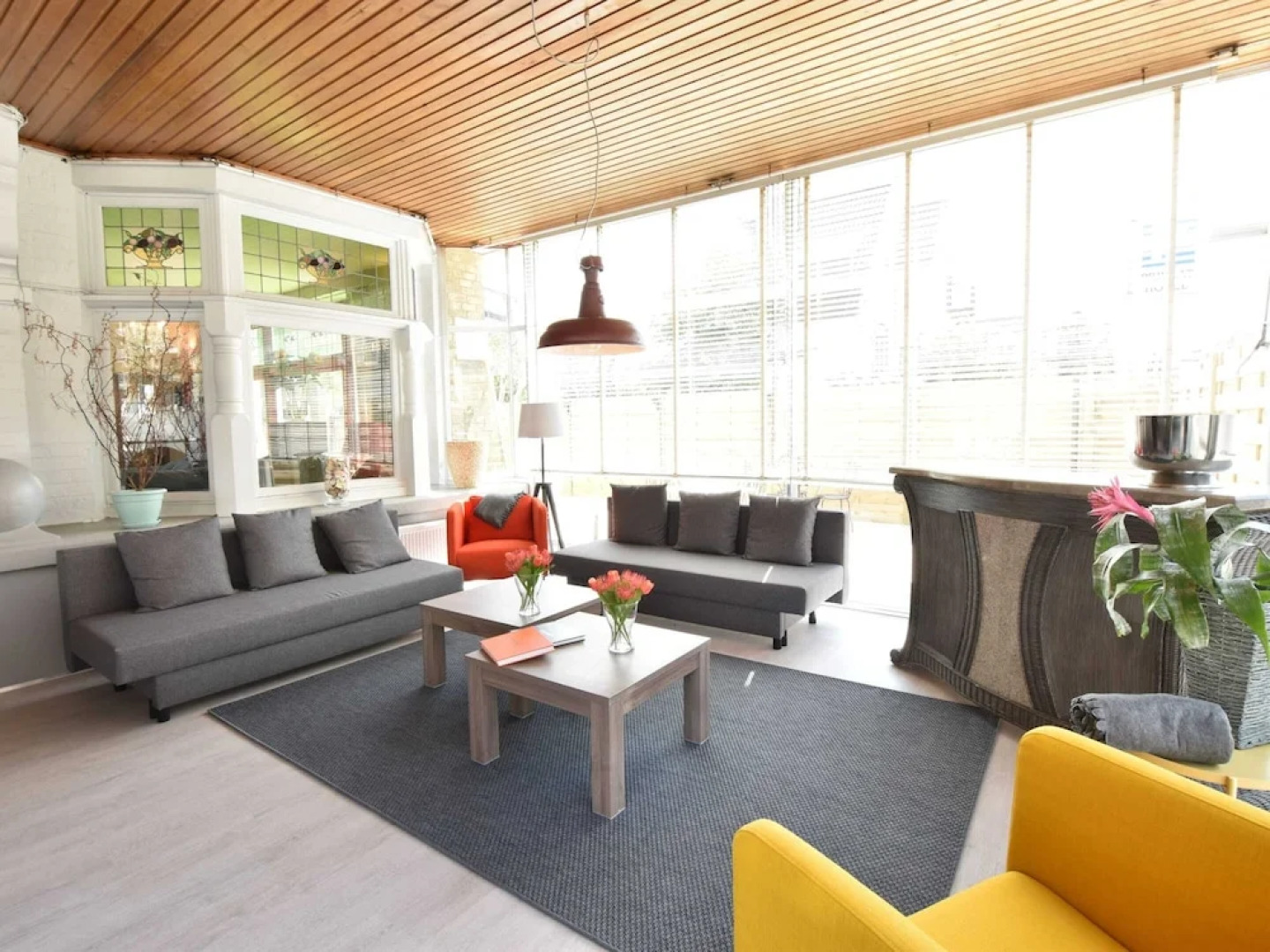 Former Hotel in the Centre and Near the Beach in Panne