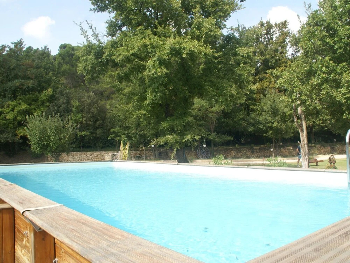 Recently Built Villa With Shared Swimming Pool Near the Village of Piolenc