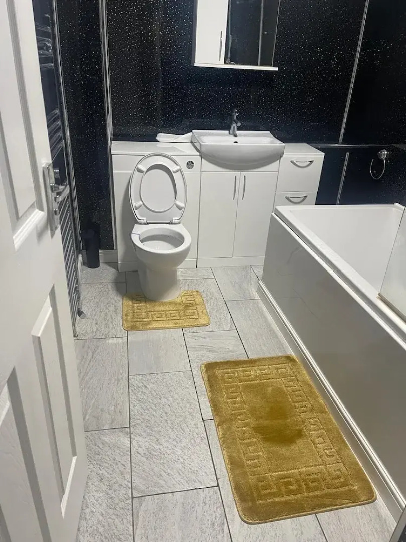 Basildon 3 Bedroom - Free Parking, Private Garden