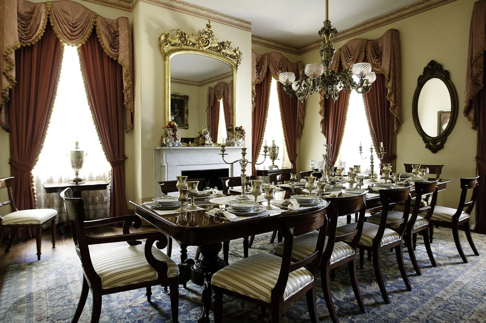 Monmouth Historic Inns and Gardens