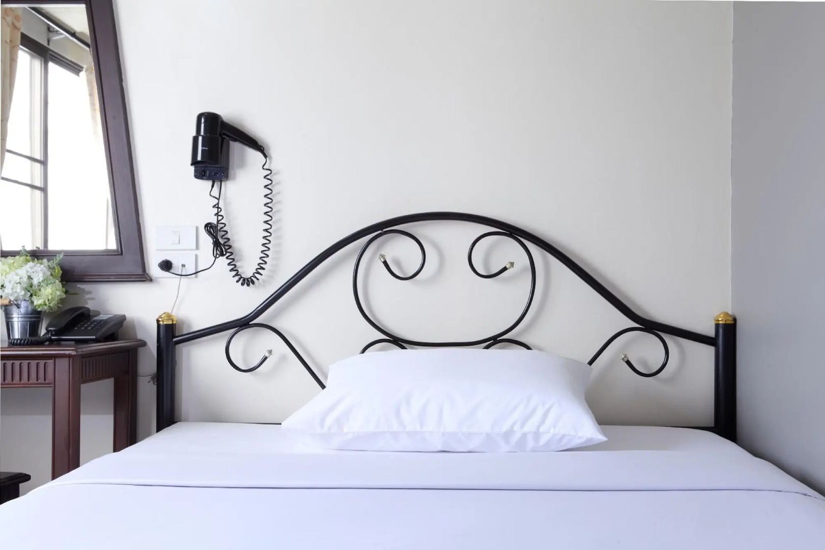 Rambuttri Village Inn & Plaza