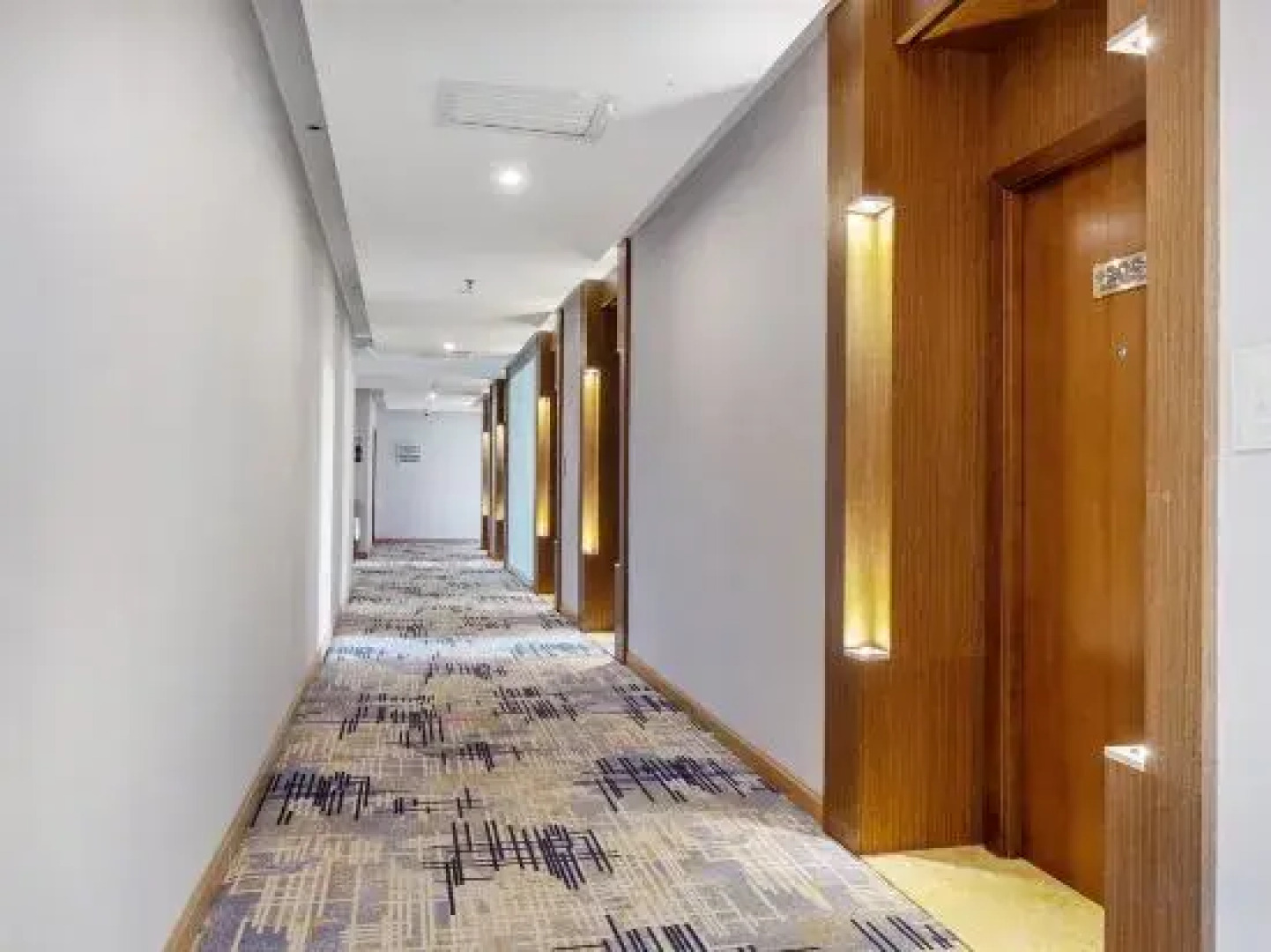 Shilinxuan Holiday Inn (Shilin Scenic Area)