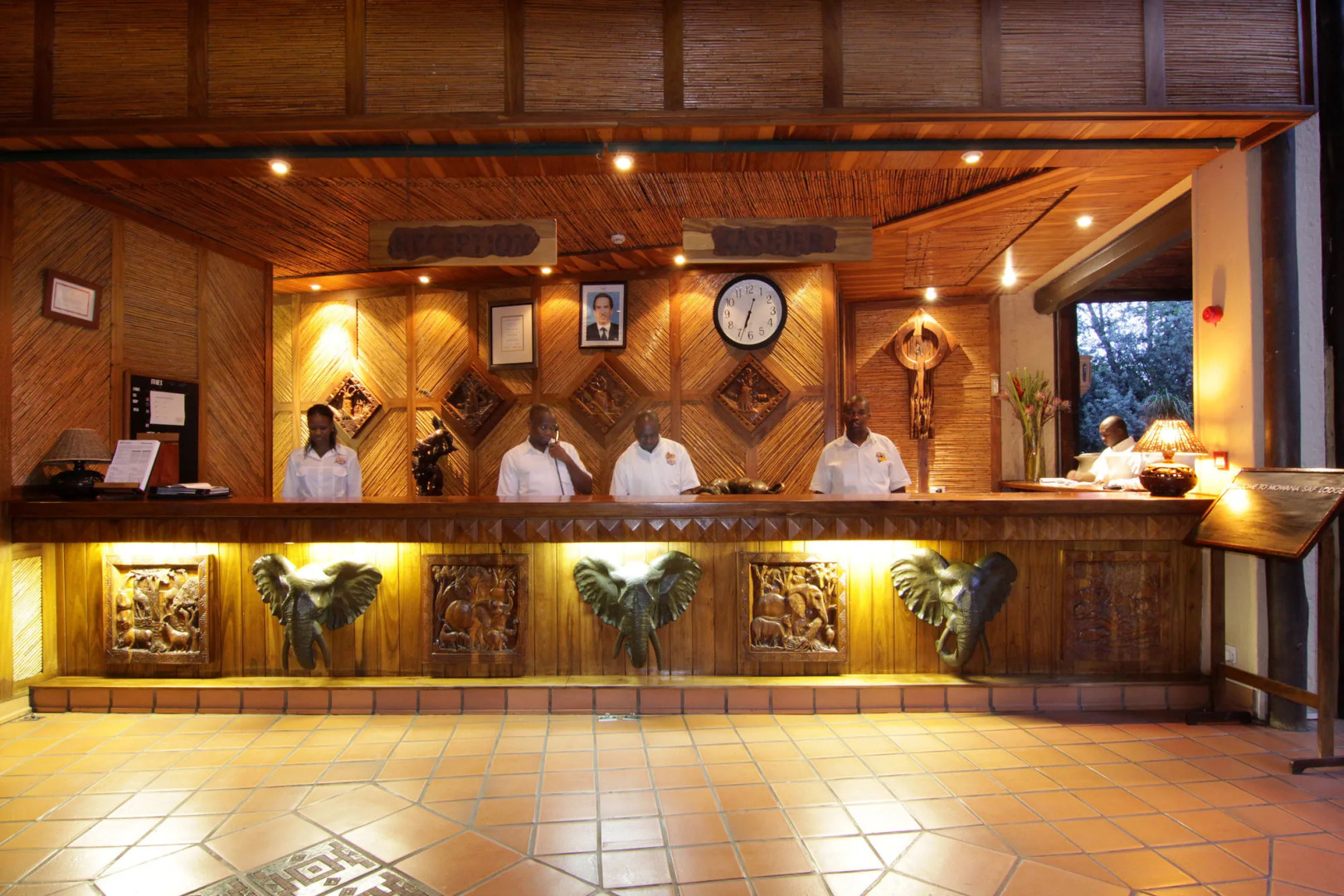 Cresta Mowana Safari Resort & Spa