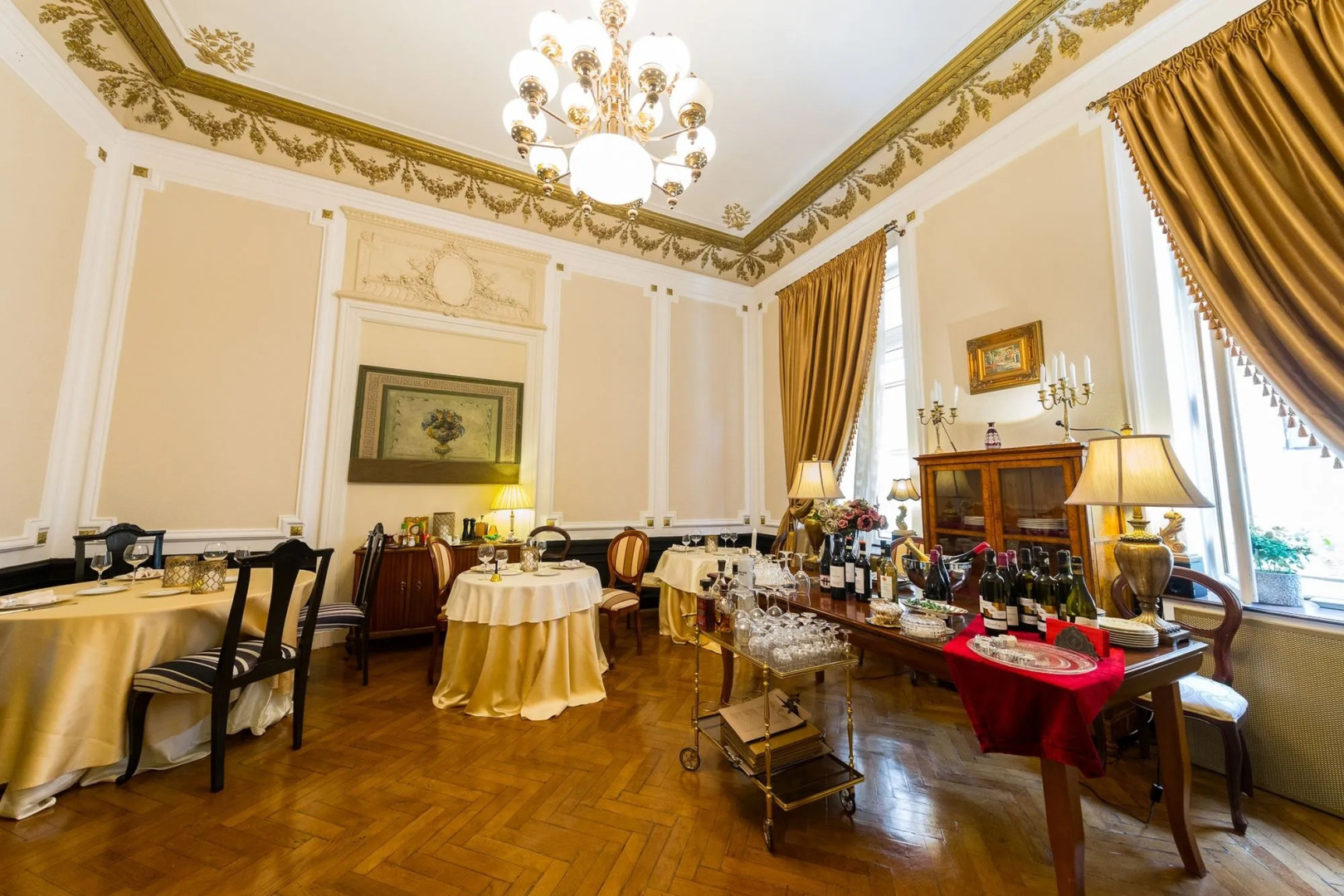 Grand Boutique Hotel