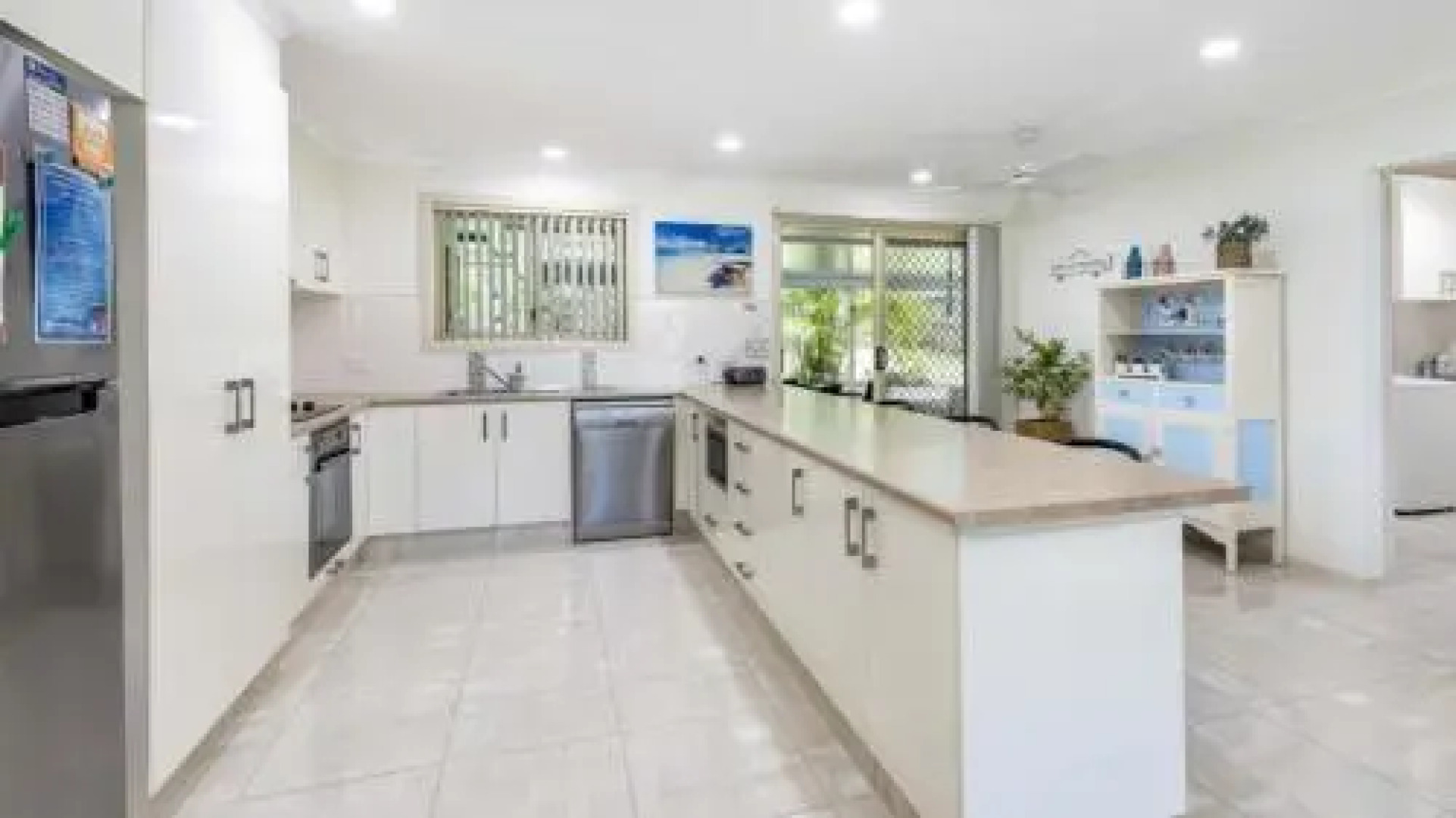 Comfortable lowset family home only minutes from the water! Tarooki St, Bellara