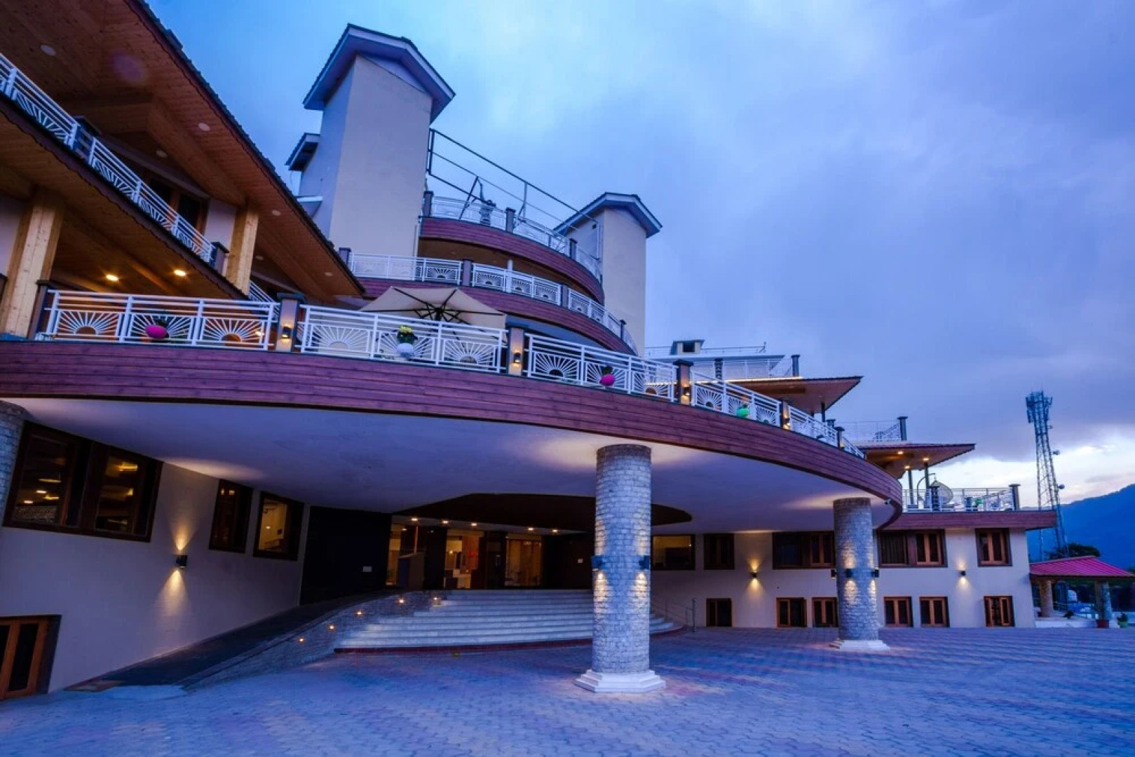 Anand Vardhan Resorts