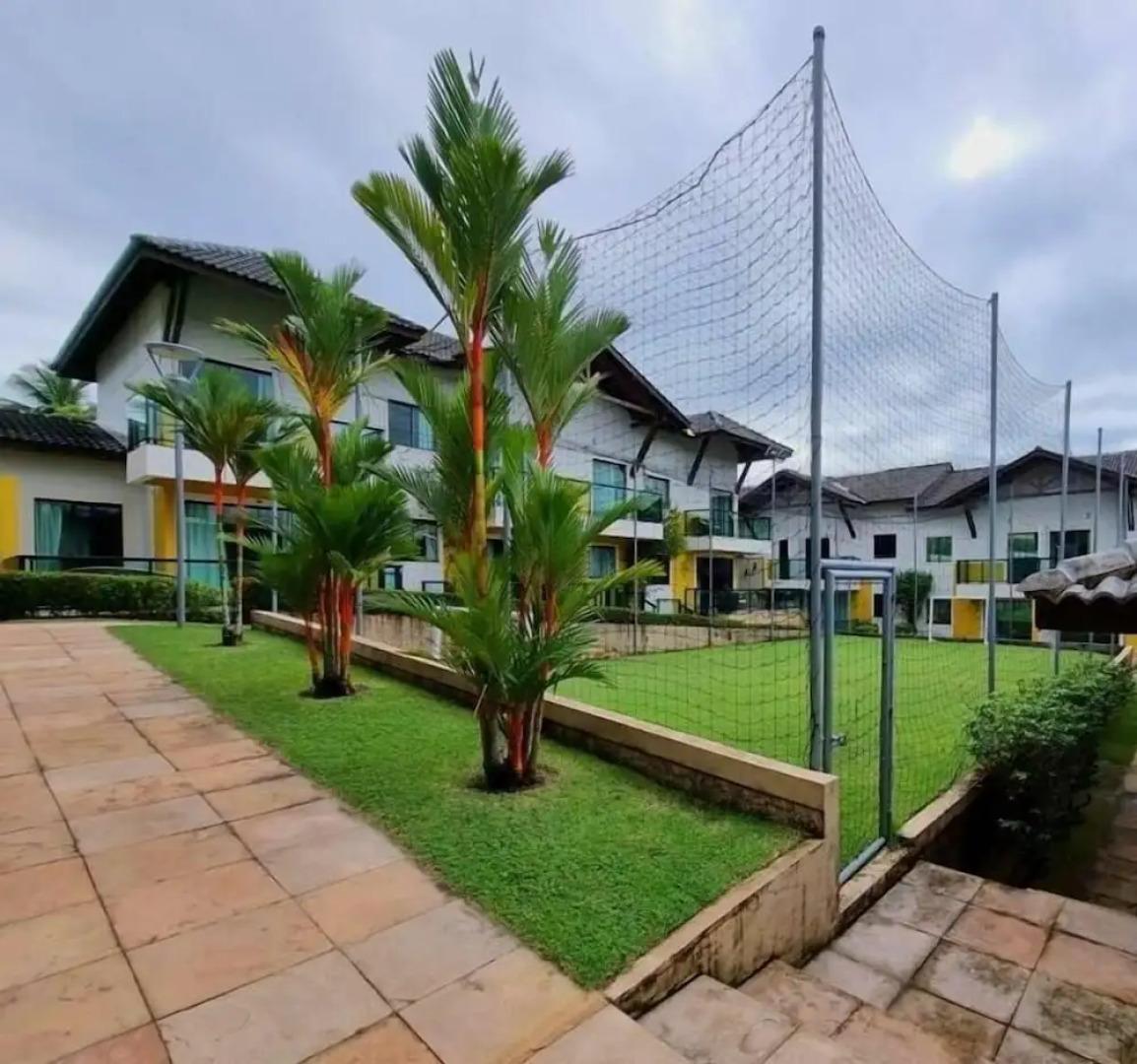 Casa em condomínio com Sauna e Piscina