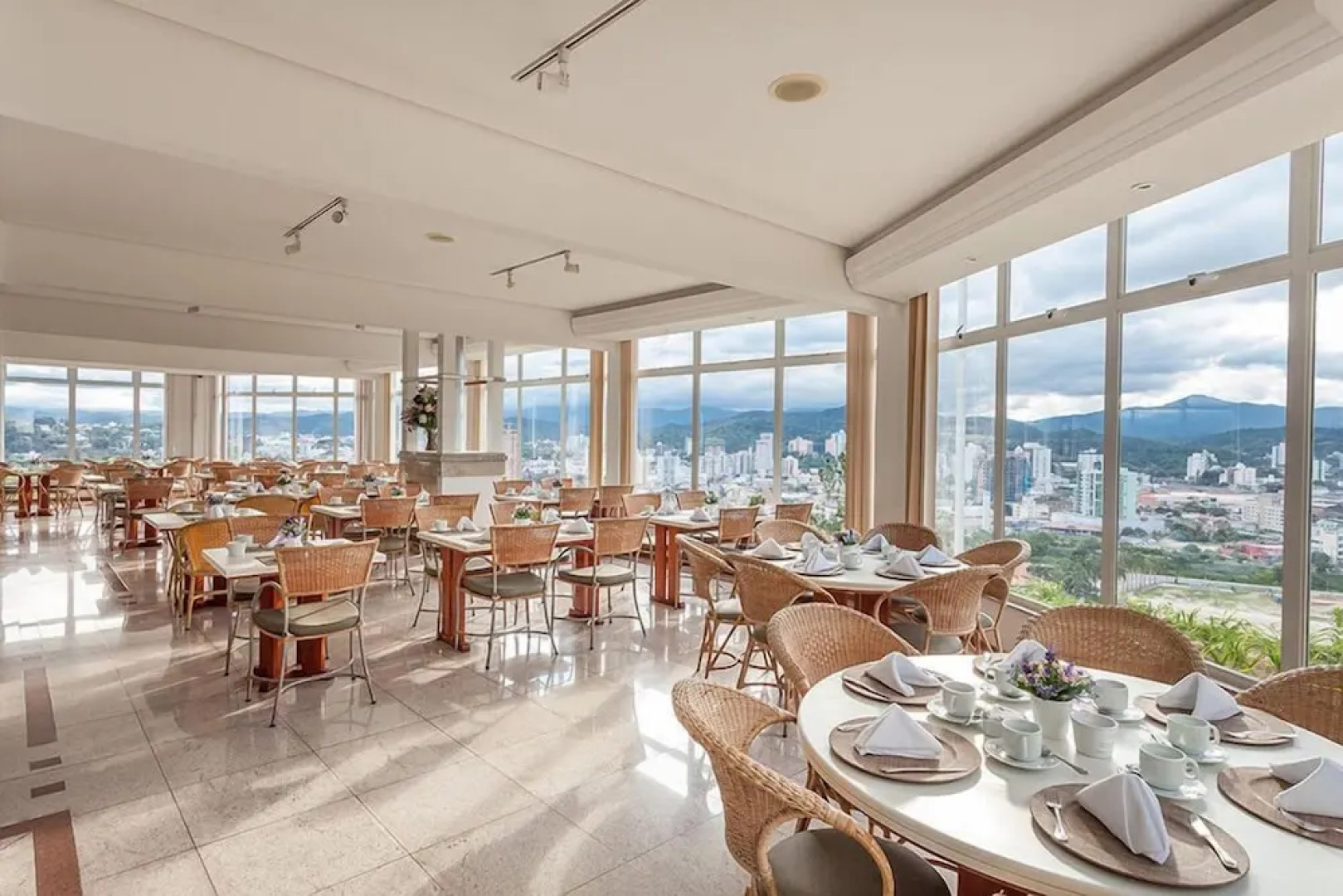 Monthez Hotel & Eventos