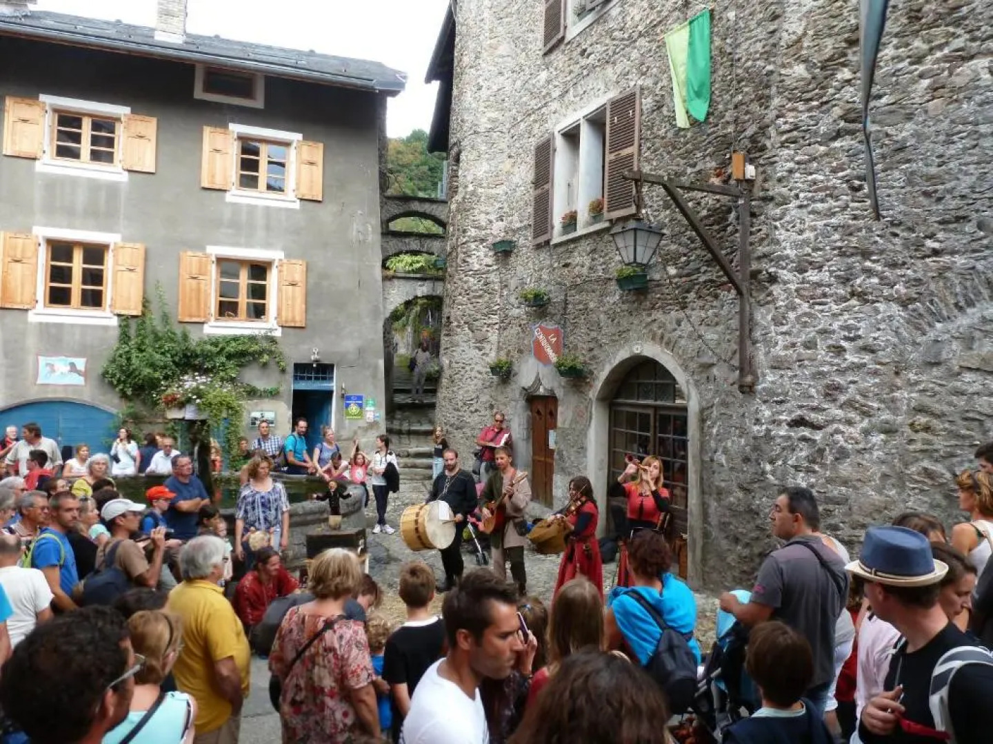 Au Cheval Blanc - appartements et chambres d'hôtes